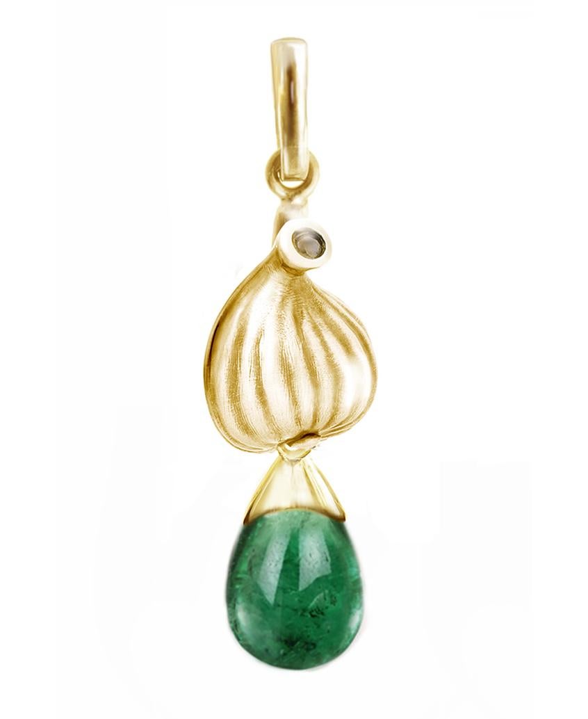 These contemporary drop earrings are made of 18 karat yellow gold with natural emeralds (9.5x7x6 mm each, 5.5 carats in total) and round diamonds. The Fig collection was featured in a review by Vogue UA. They were designed by an artist and oil