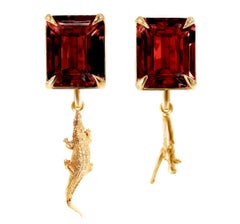 18 Karat Yellow Gold Contemporary Earrings with Rubies
