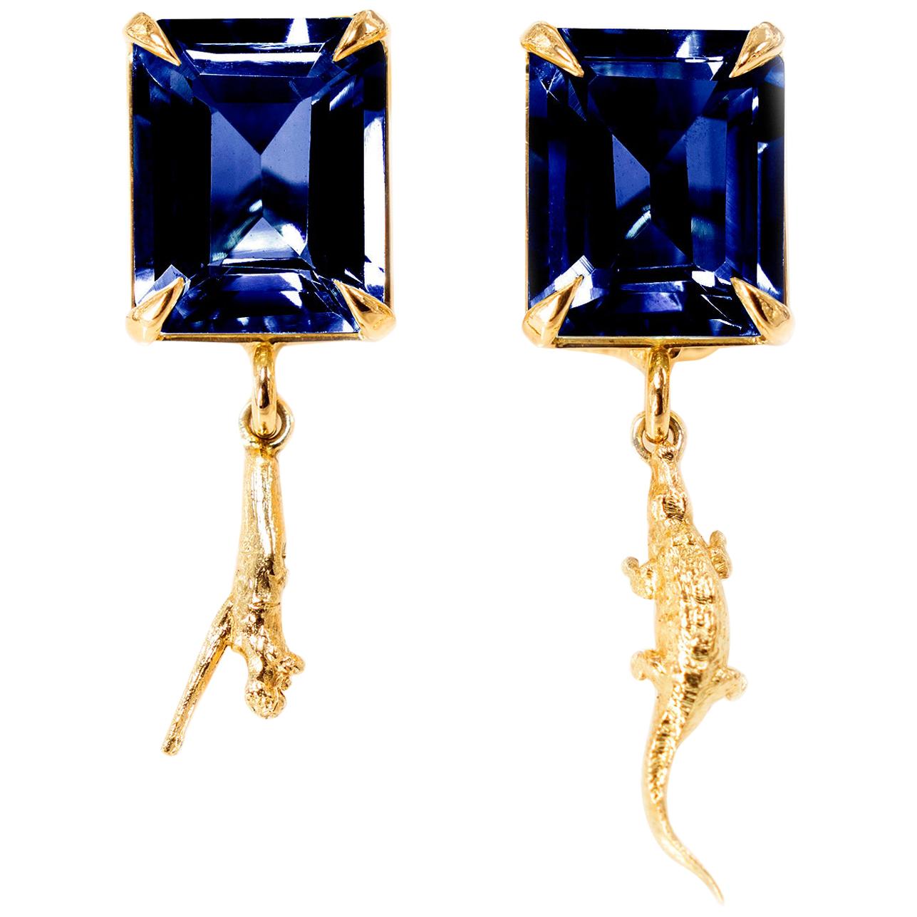 Eighteen Karat Yellow Gold Contemporary Earrings with Sapphires For Sale