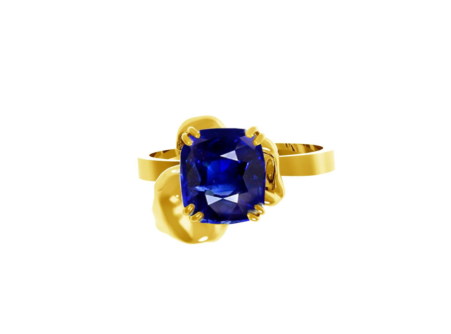 Eighteen Karat Gold Contemporary Cocktail Ring with Dark Blue Cushion Sapphire For Sale 4