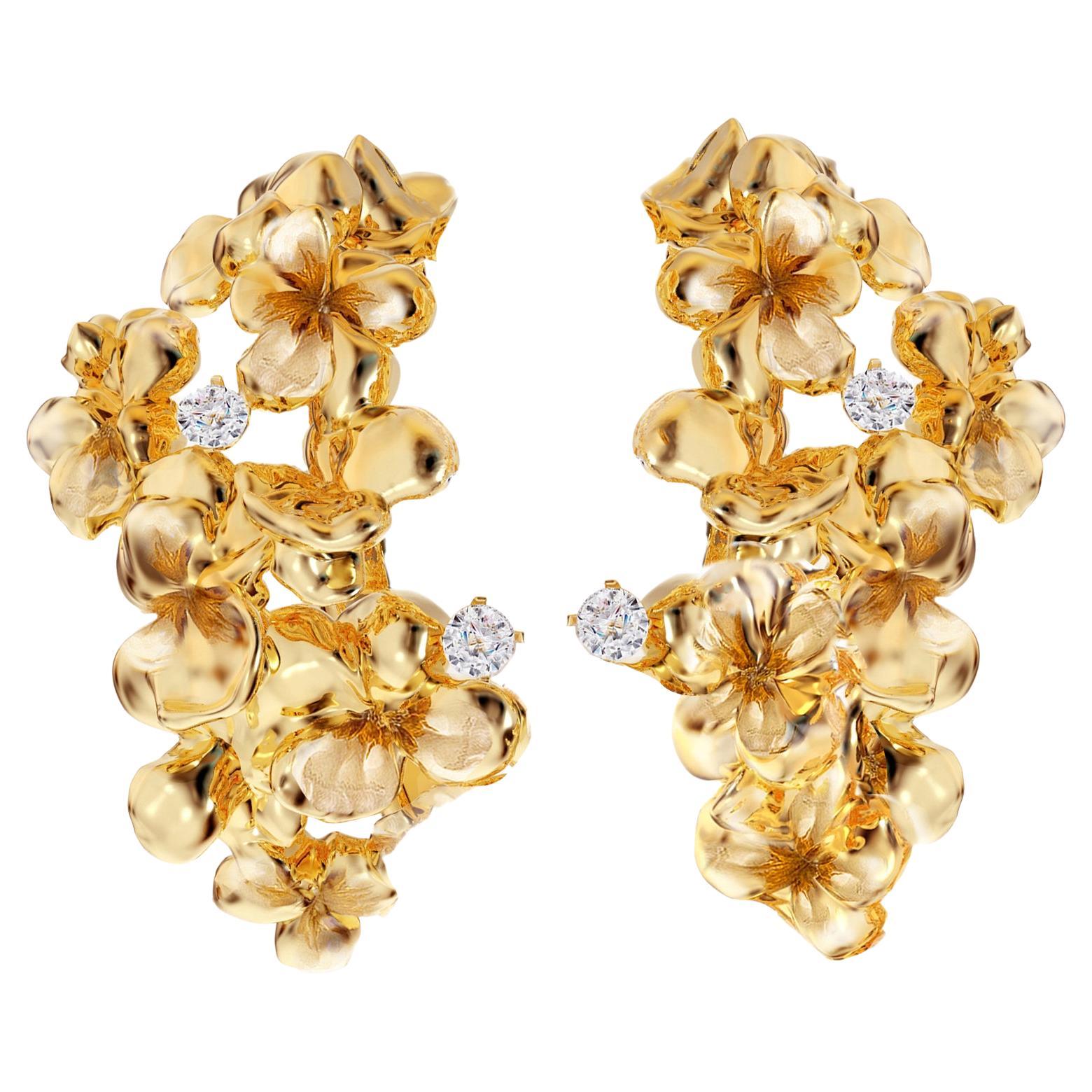 Eighteen Karat Yellow Gold Contemporary Hortensia Floral Earrings with Diamonds For Sale