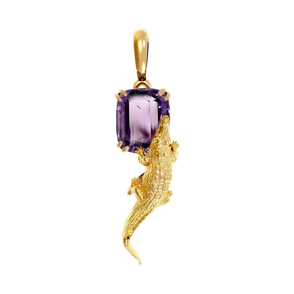 Yellow Gold Contemporary Pendant Necklace with Three Carats Purple Sapphire For Sale