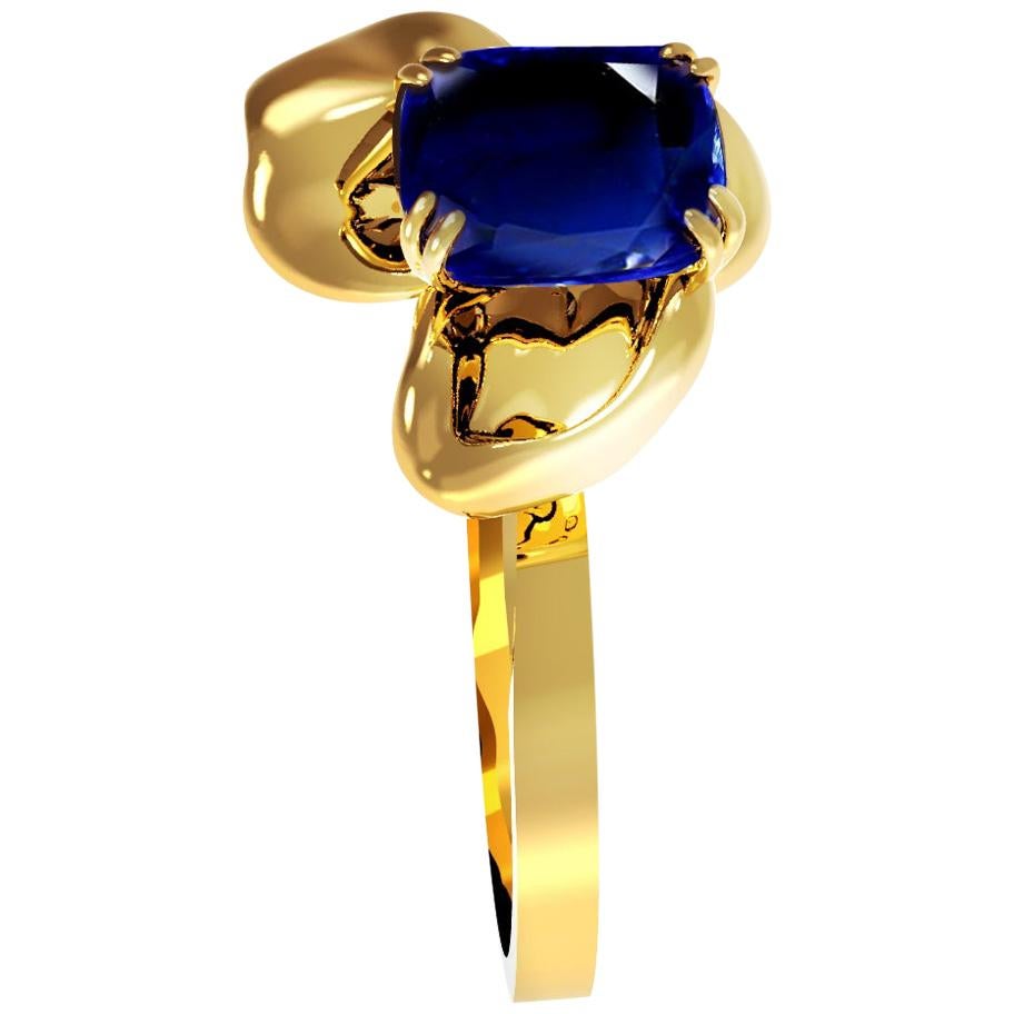 Eighteen Karat Yellow Gold Contemporary Ring with Cushion Sapphire For Sale