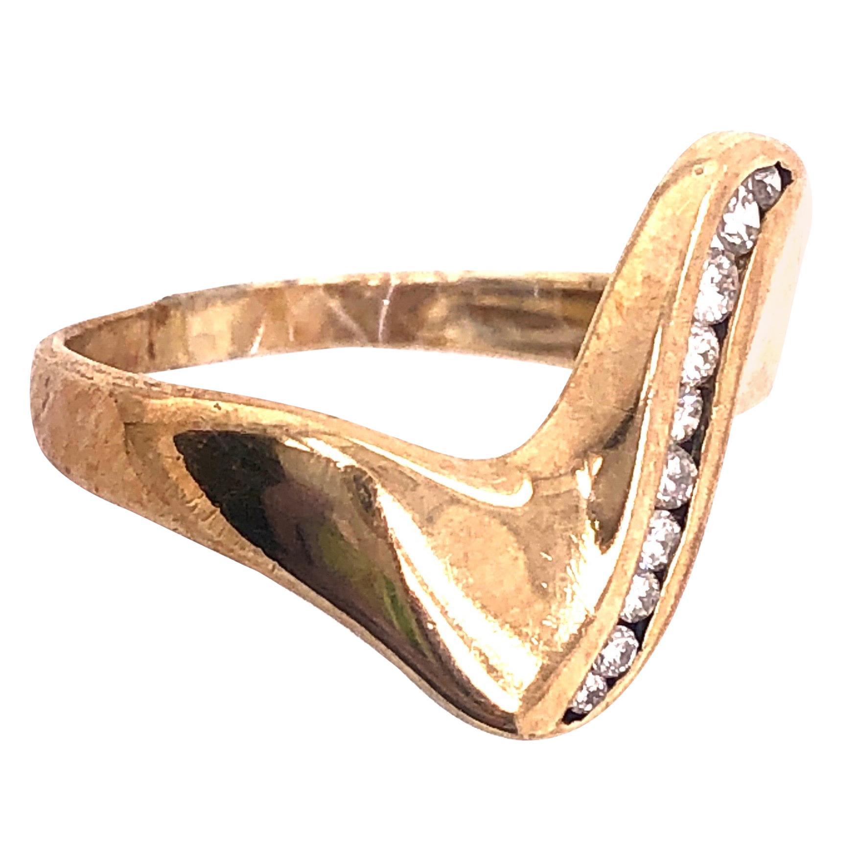 18 Karat Yellow Gold Contemporary Ring with Diamonds