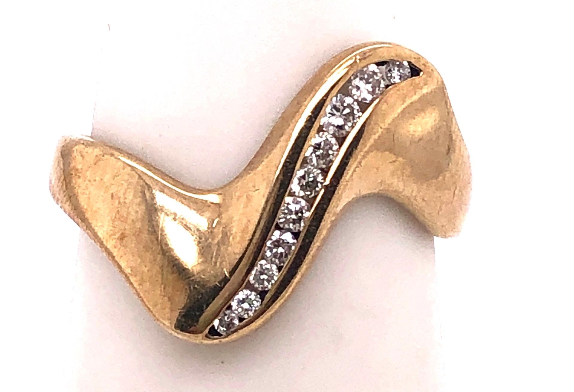 Round Cut 18 Karat Yellow Gold Contemporary Ring with Diamonds For Sale