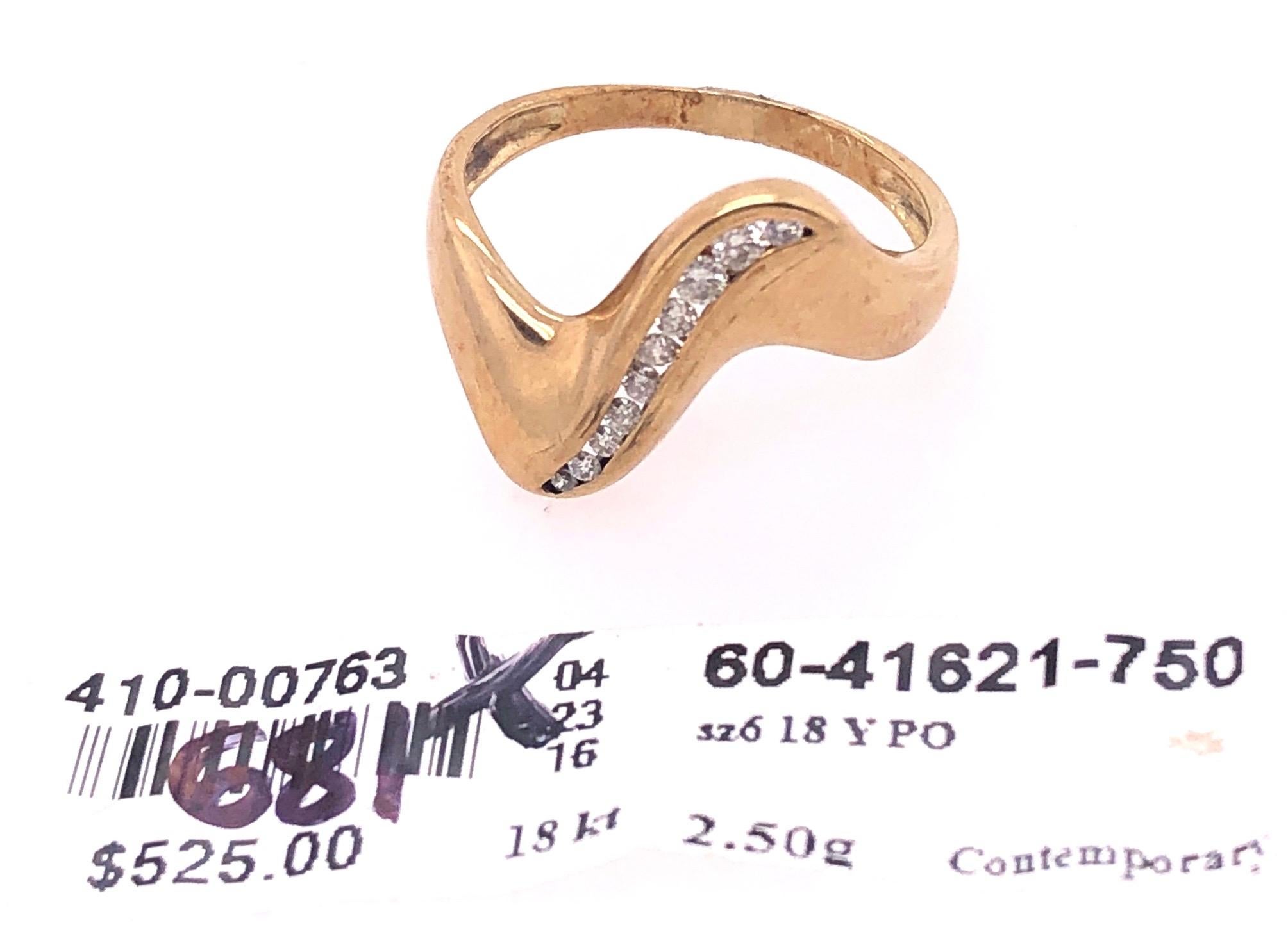 18 Karat Yellow Gold Contemporary Ring with Diamonds For Sale 1