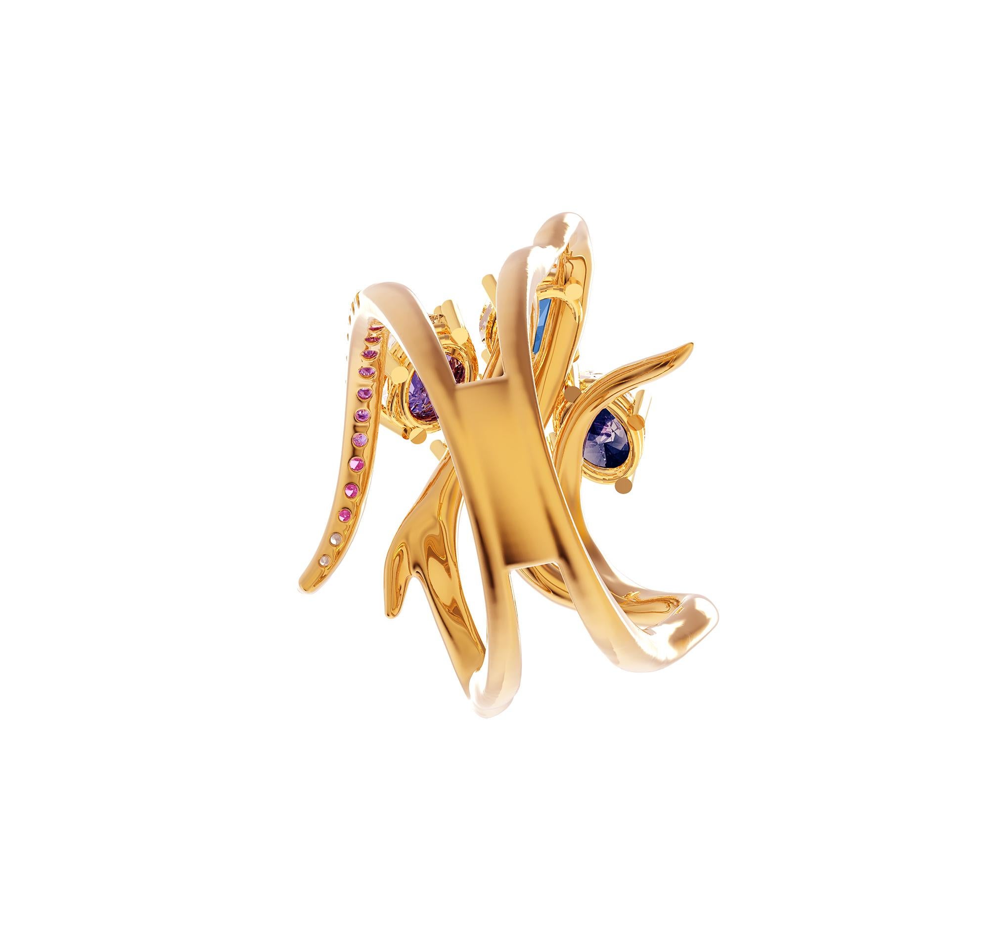 Eighteen Karat Yellow Gold Contemporary Cluster Ring with Blue and Red Sapphires For Sale 1