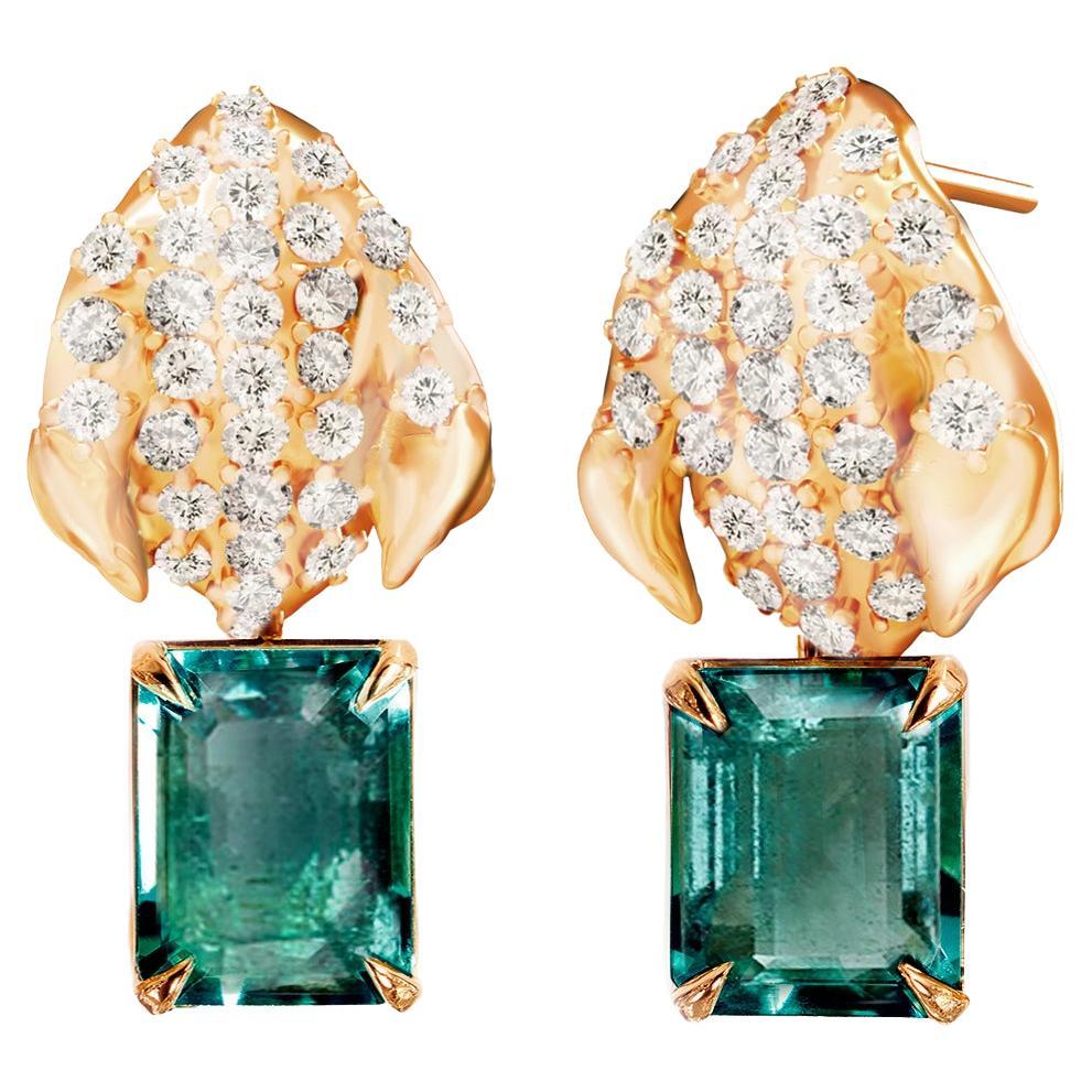 Yellow Gold Contemporary Stud Earrings with Emeralds and Diamonds For Sale