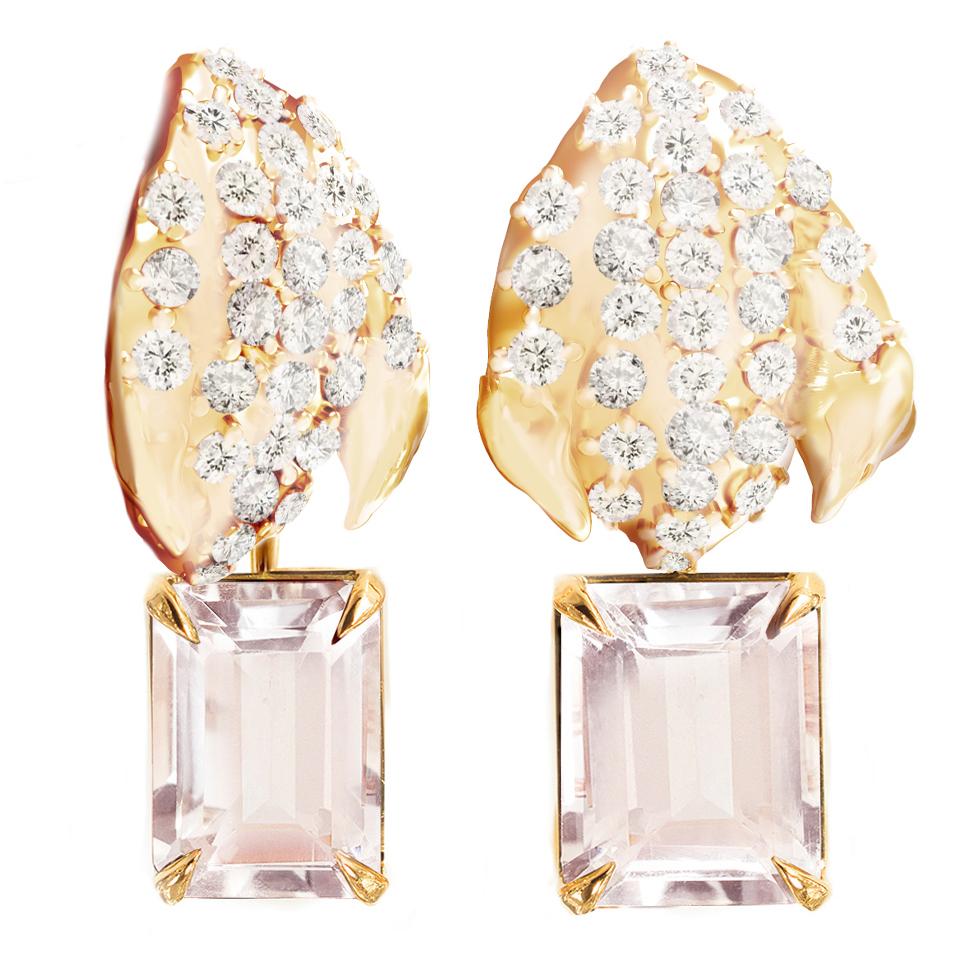 Yellow Gold Contemporary Stud Earrings with Morganites and Diamonds In New Condition For Sale In Berlin, DE
