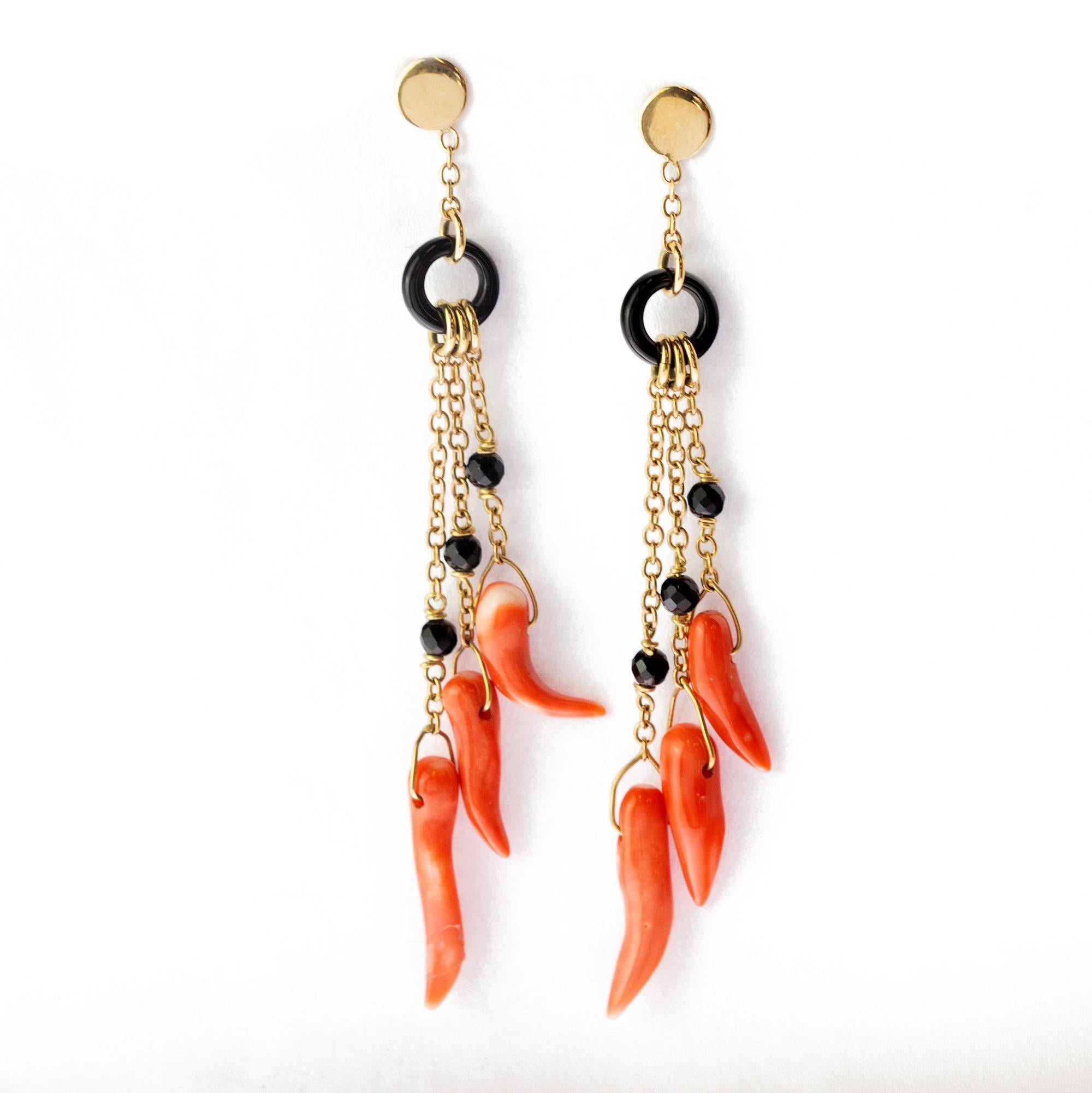 Pendientes modernos de cadena de araña de ágata coralina de oro amarillo de 18 quilates Intini Jewels Contemporáneo en venta