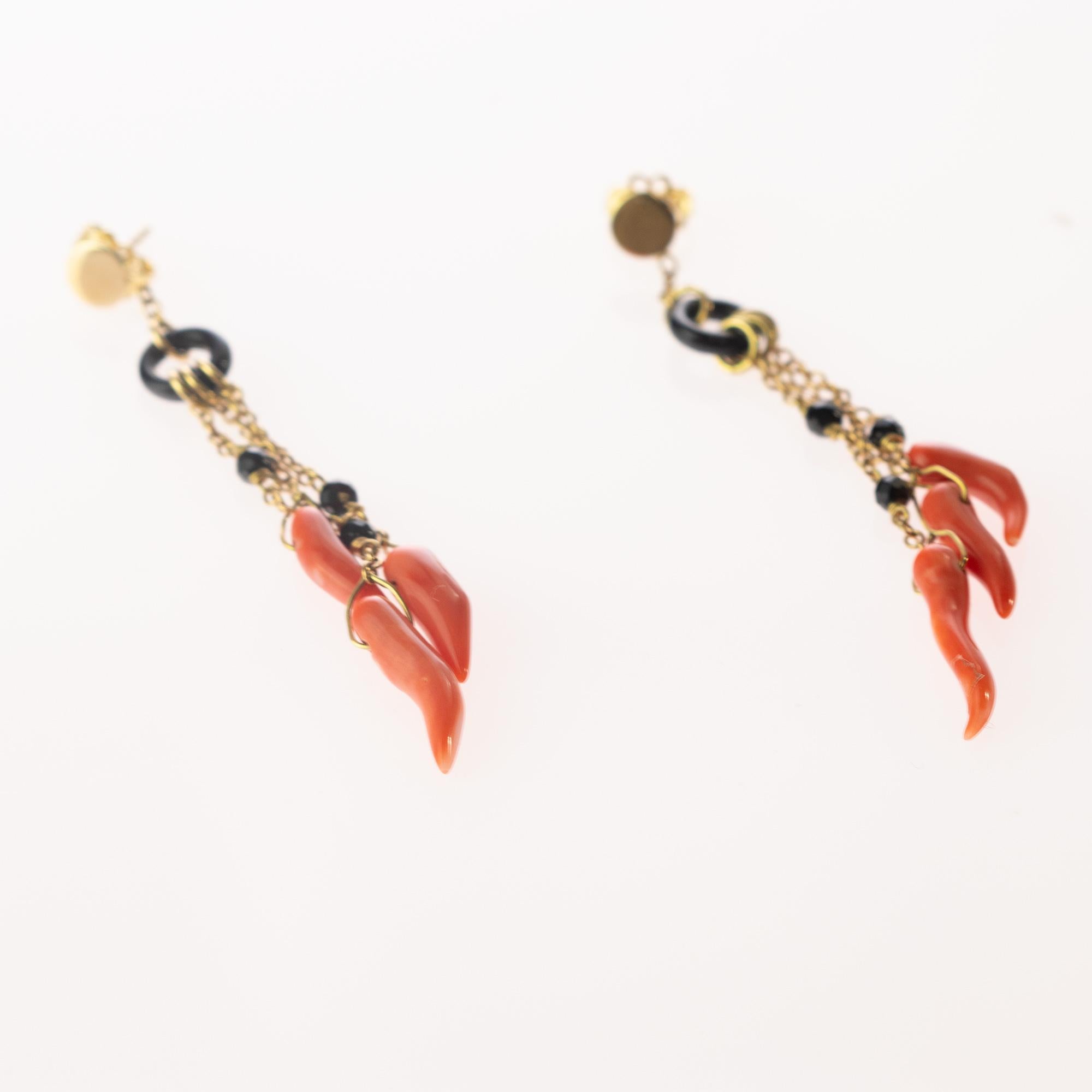 Pendientes modernos de cadena de araña de ágata coralina de oro amarillo de 18 quilates Intini Jewels en venta 1