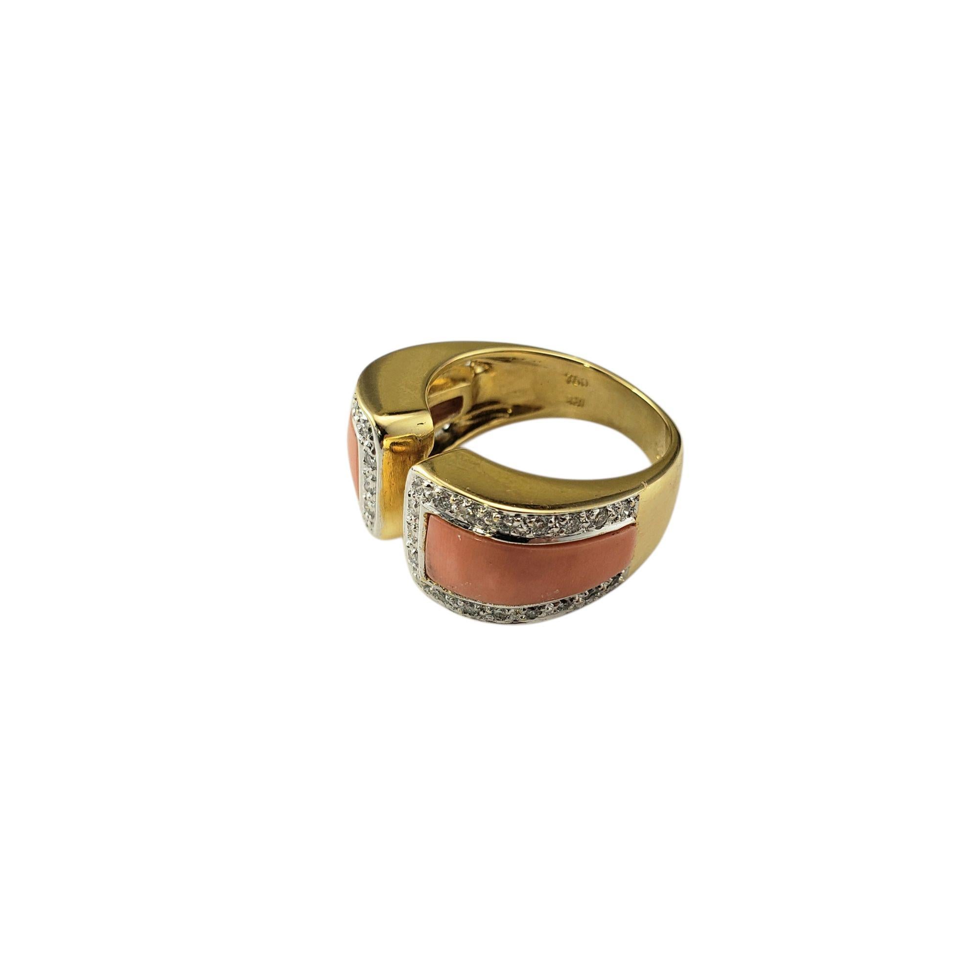 Contemporaneo 18 Karat Yellow Gold Coral and Diamond Ring Size 6.25-6.5 #21856 in vendita