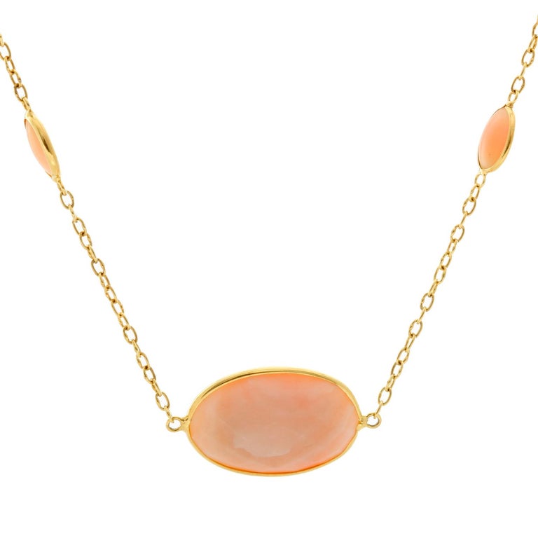 Women's 18 Karat Yellow Gold Coral Necklace For Sale