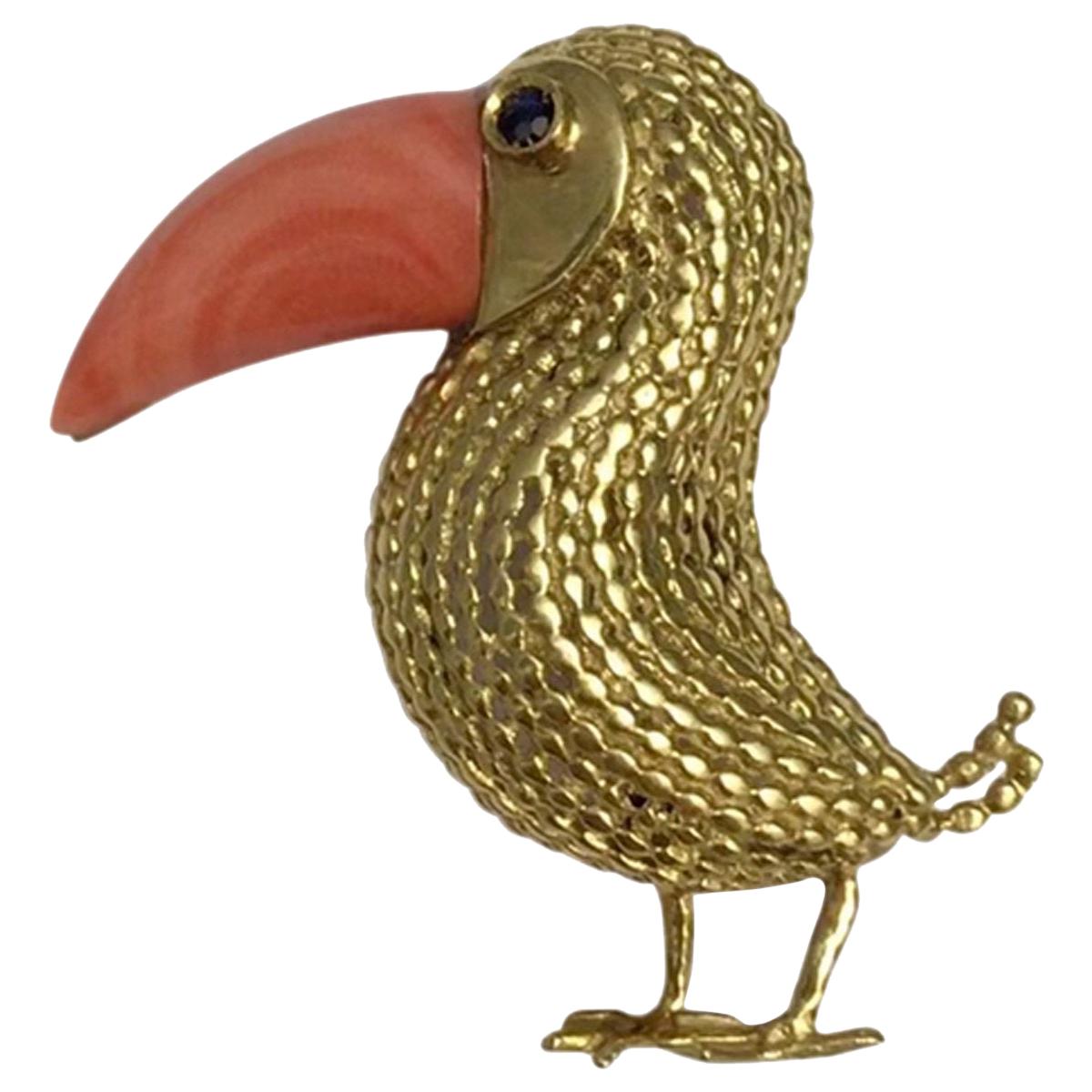 18 Karat Yellow Gold and Coral Toucan Bird Pin For Sale