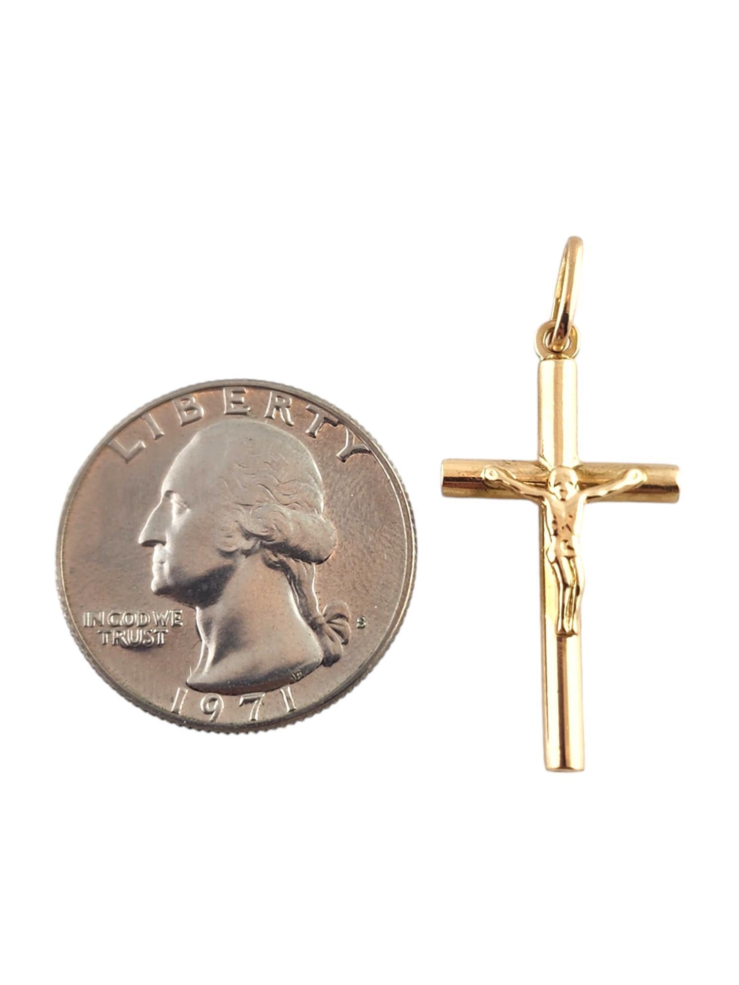18 Karat Yellow Gold Crucifix Pendant #19314 For Sale 1