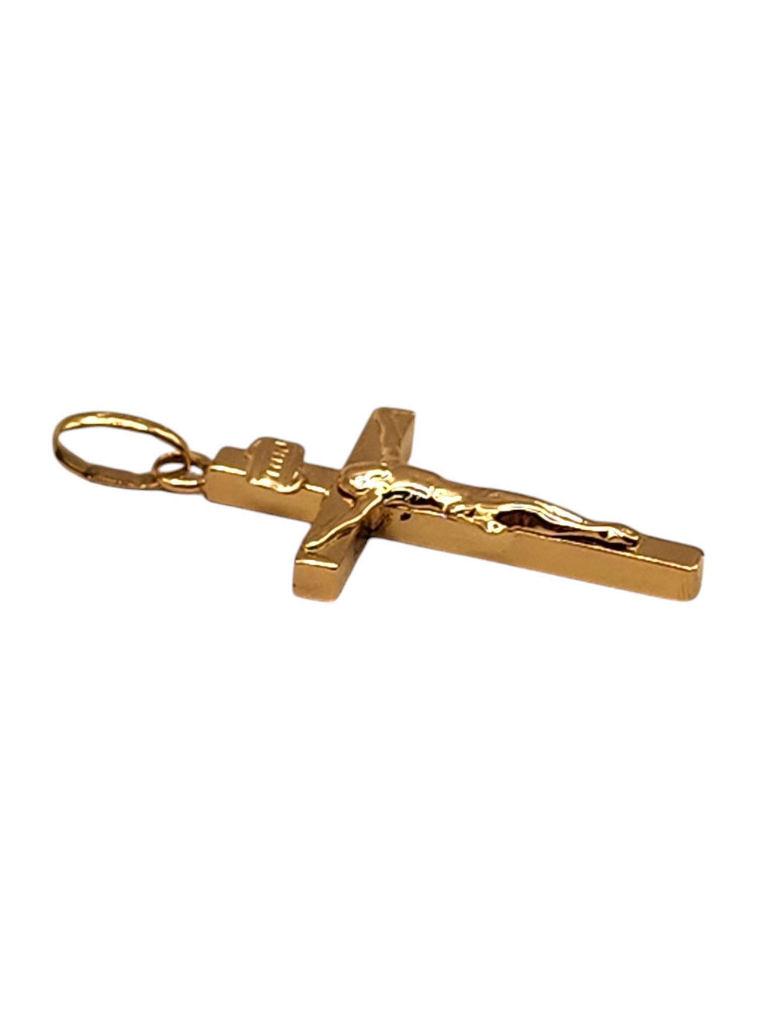Pendentif crucifix en or jaune 18 carats n° 19998 Bon état - En vente à Washington Depot, CT
