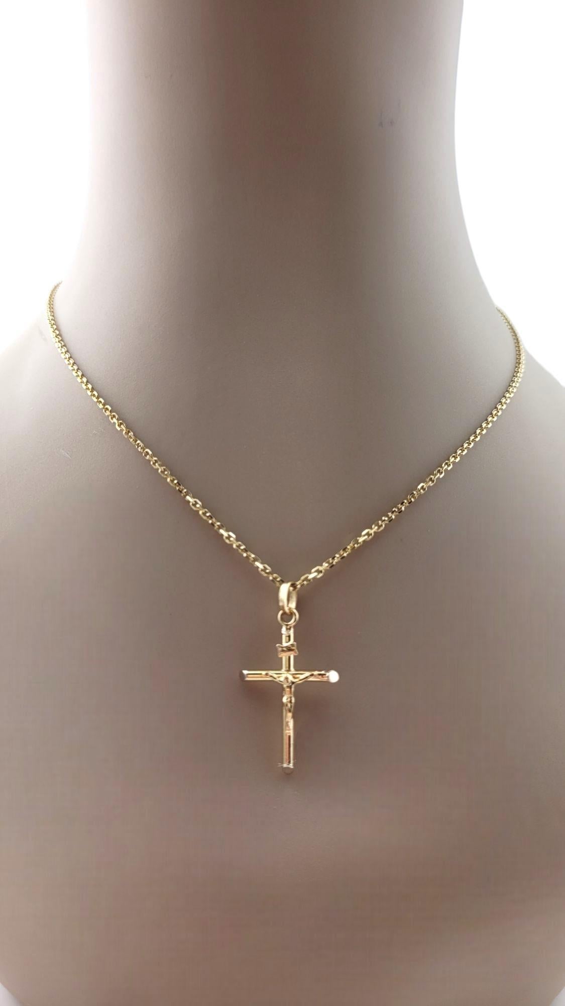 18 Karat Yellow Gold Crucifix Pendant #20894 For Sale 6