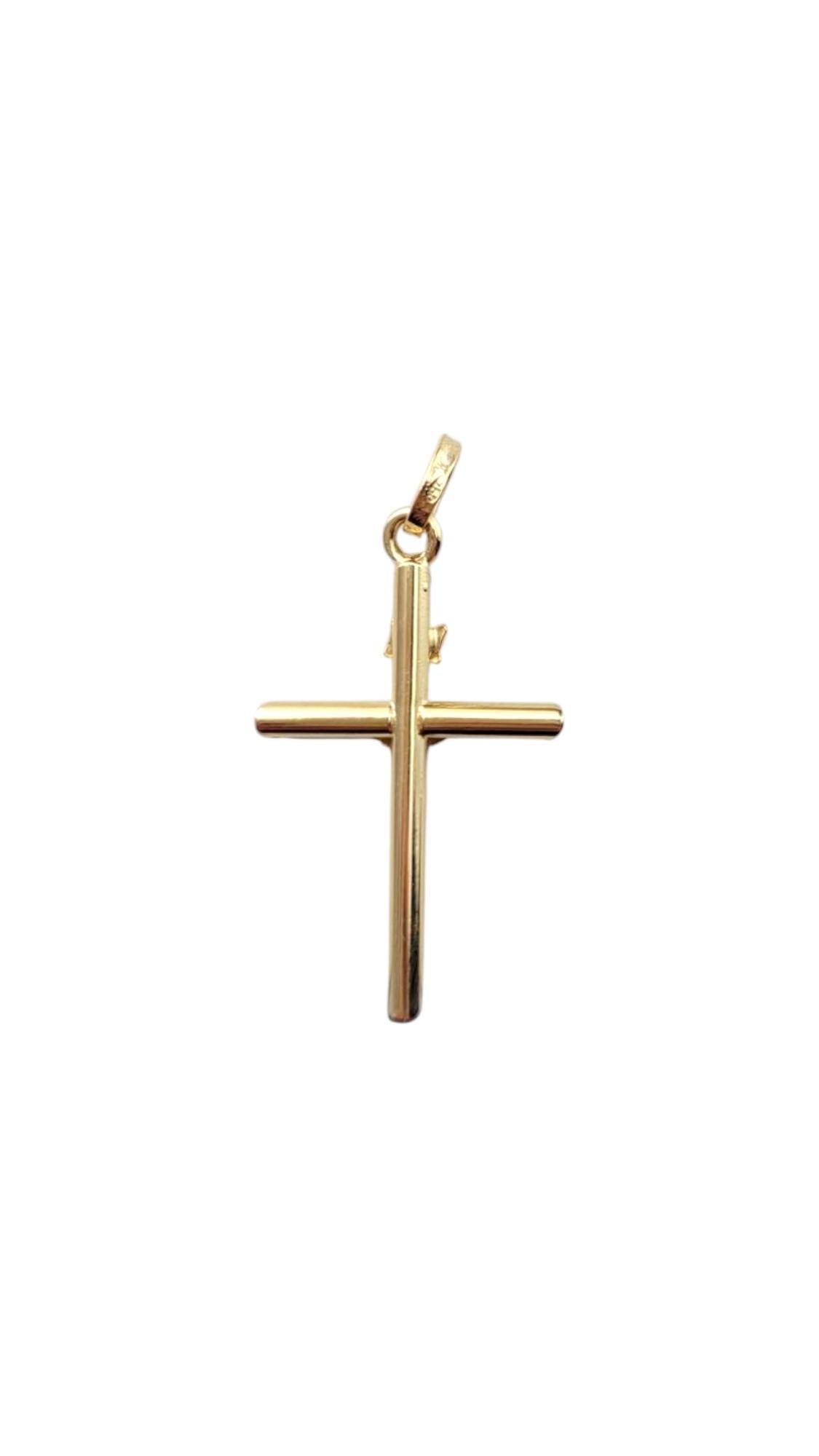 18k Yellow Gold Crucifix Pendant-

This 18K yellow gold crucifix pendant features a finely detailed design, symbolizing faith and sacrifice. Perfect for those seeking a meaningful and elegant expression of their spirituality.

Toothpick cross