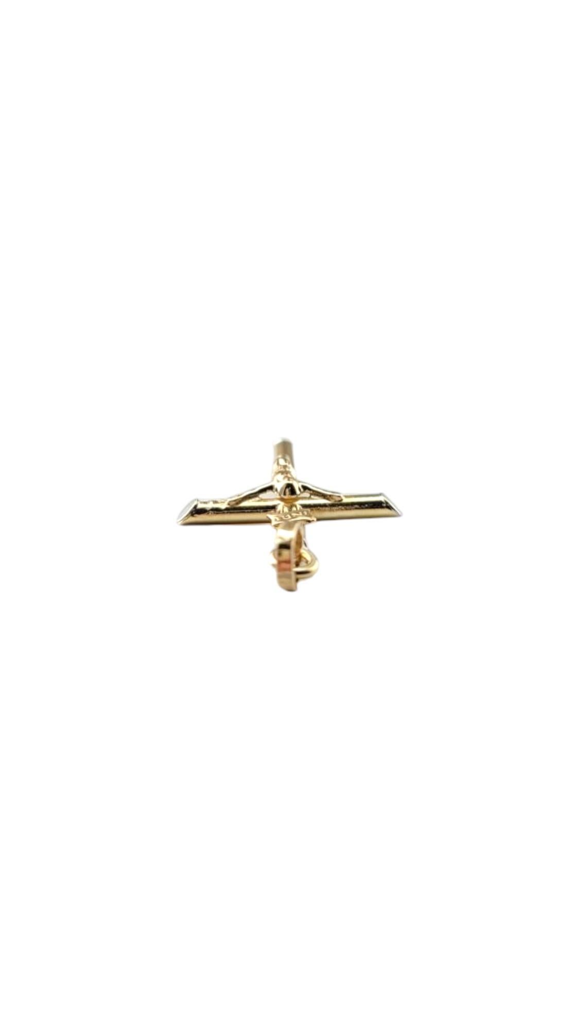 18 Karat Yellow Gold Crucifix Pendant #20894 For Sale 1