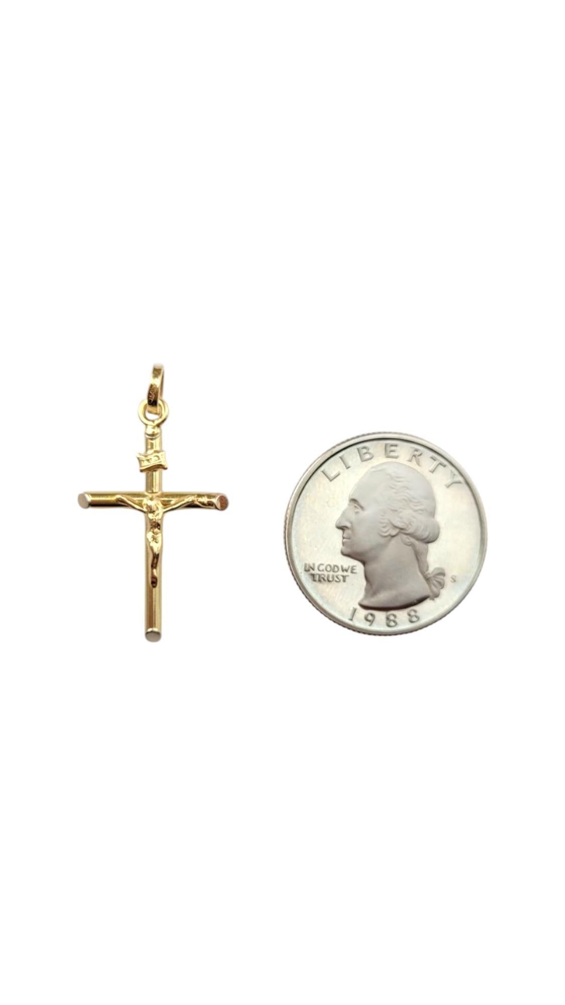 18 Karat Yellow Gold Crucifix Pendant #20894 For Sale 4