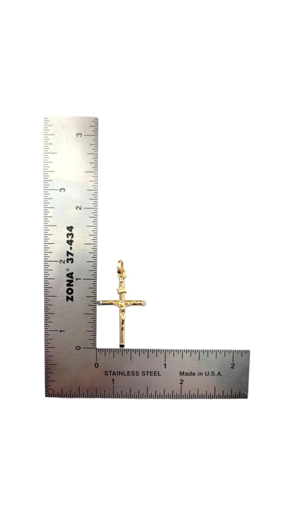 18 Karat Yellow Gold Crucifix Pendant #20894 For Sale 5