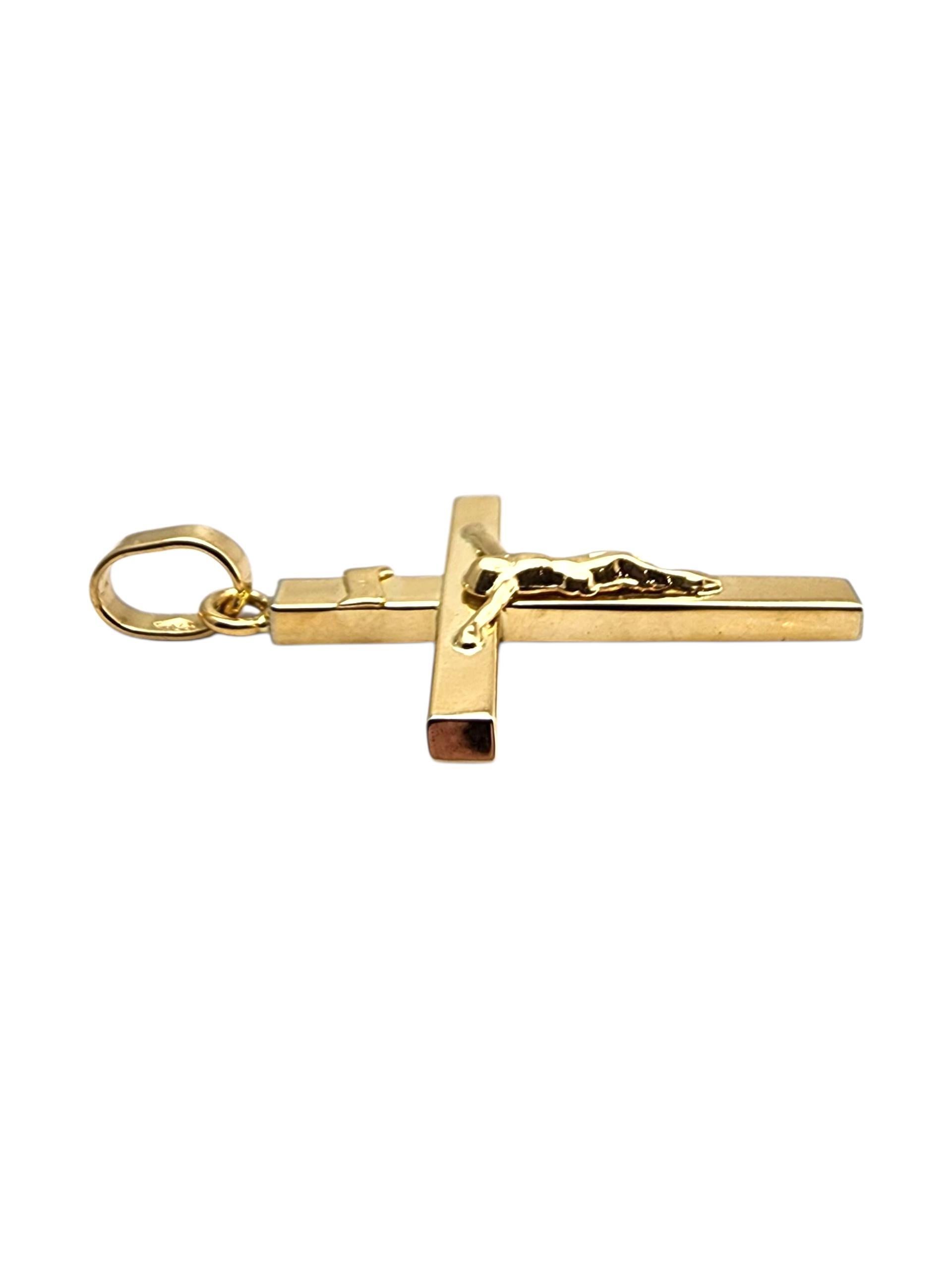 Pendentif Crucifix en or jaune 18 carats #23501 Bon état - En vente à Washington Depot, CT