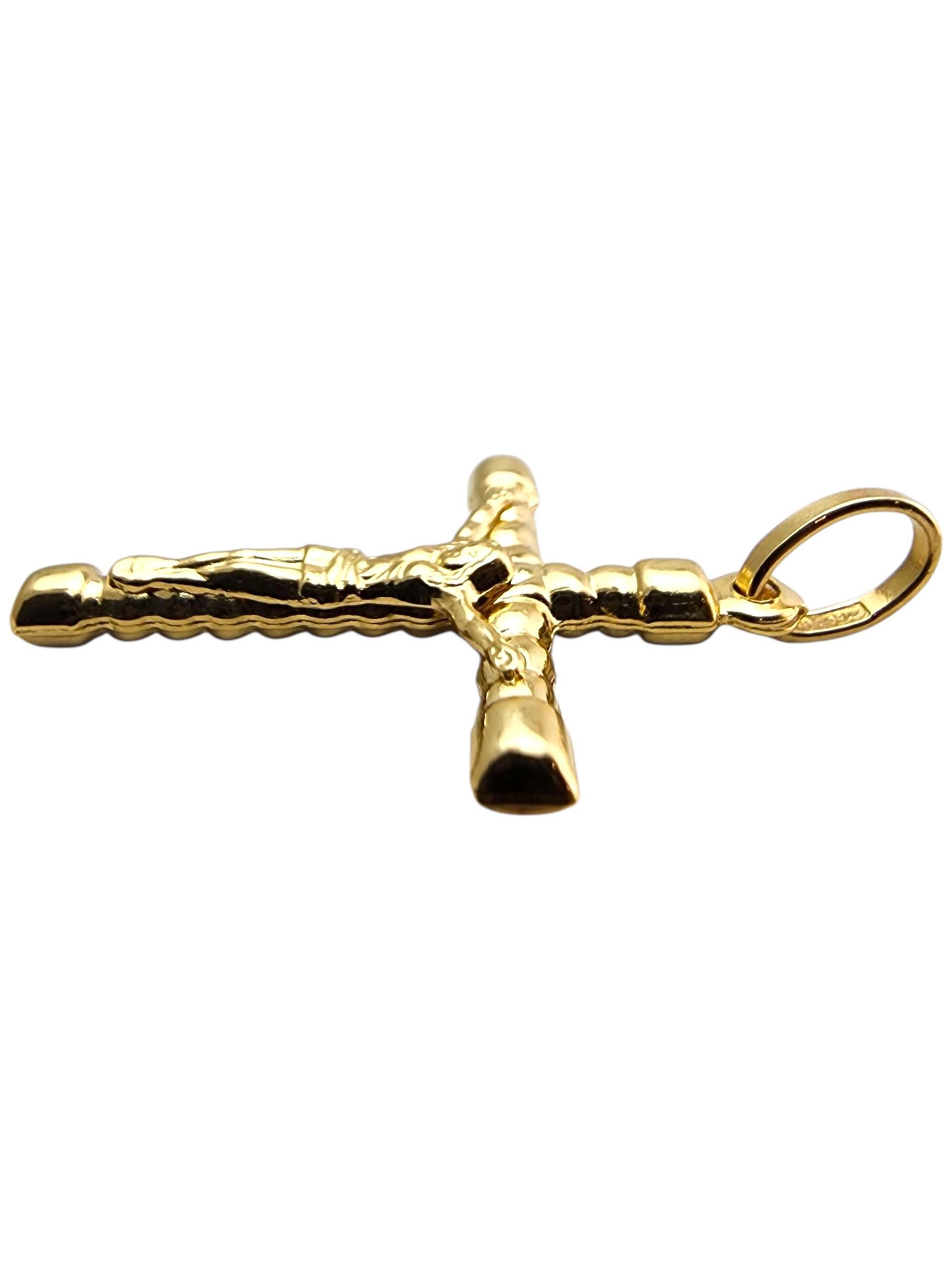 Pendentif Crucifix en or jaune 18 carats #23671 en vente 5