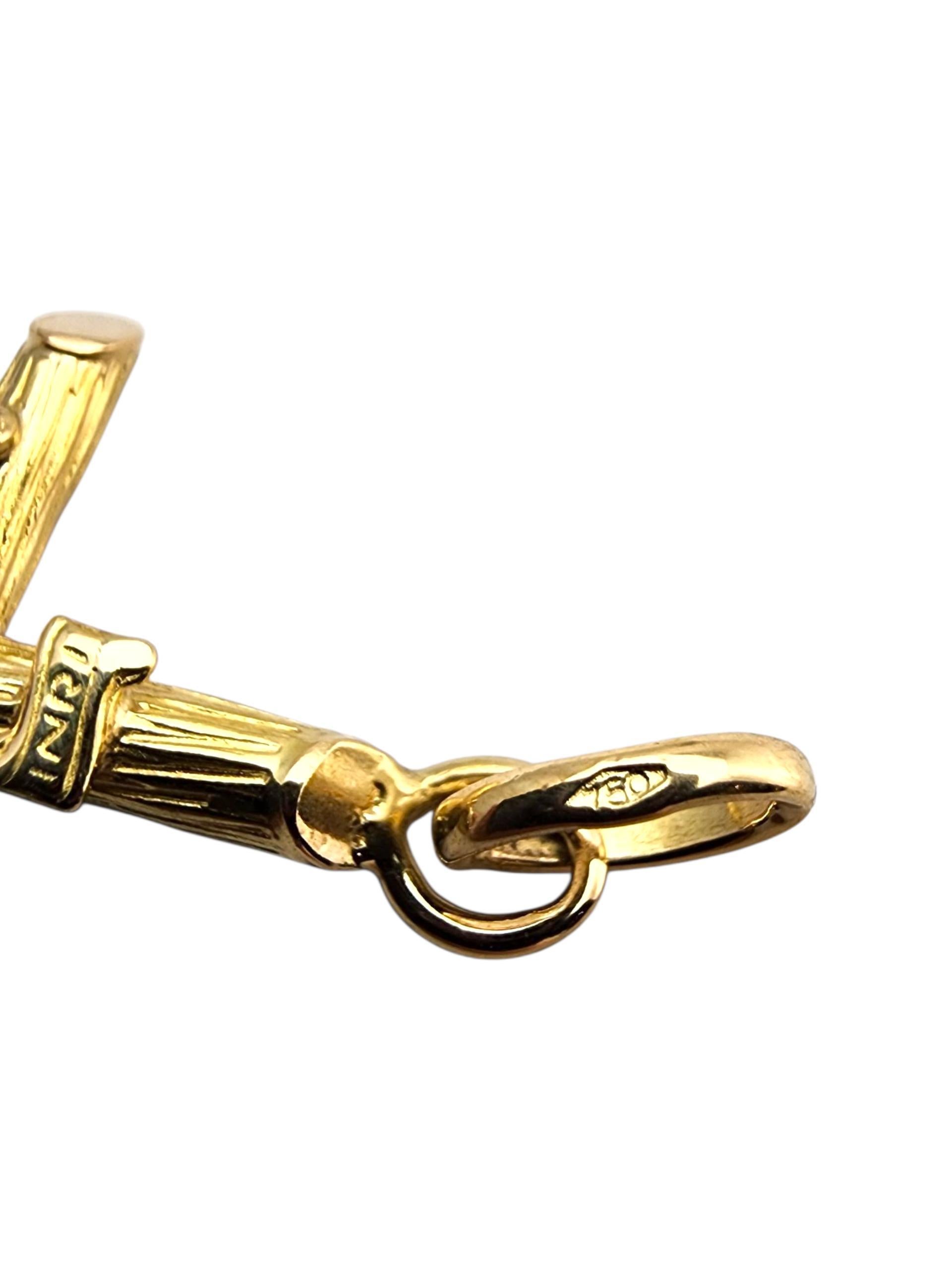 Pendentif Crucifix en or jaune 18 carats #23690 en vente 2