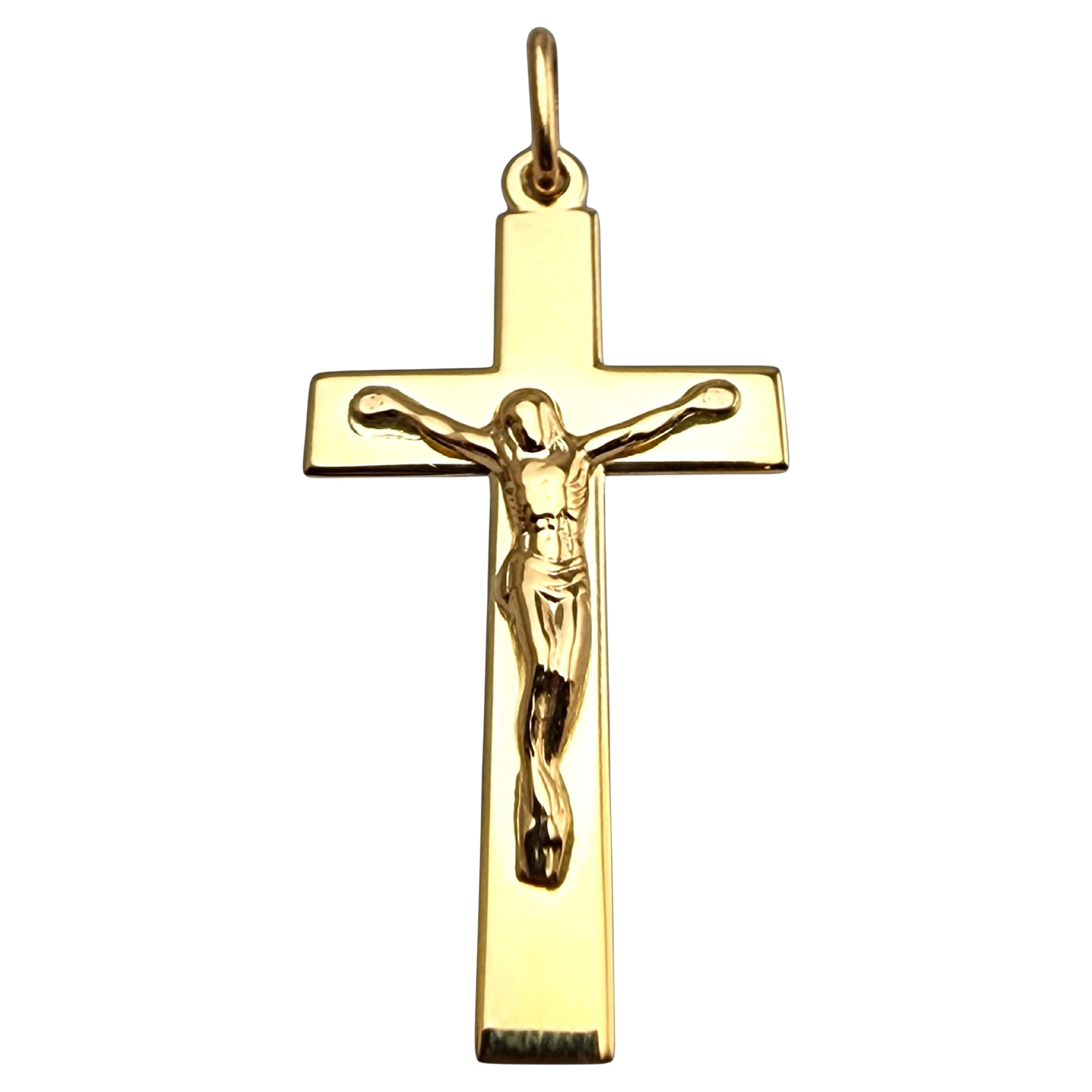 18 Karat Yellow Gold Crucifix Pendant #24039