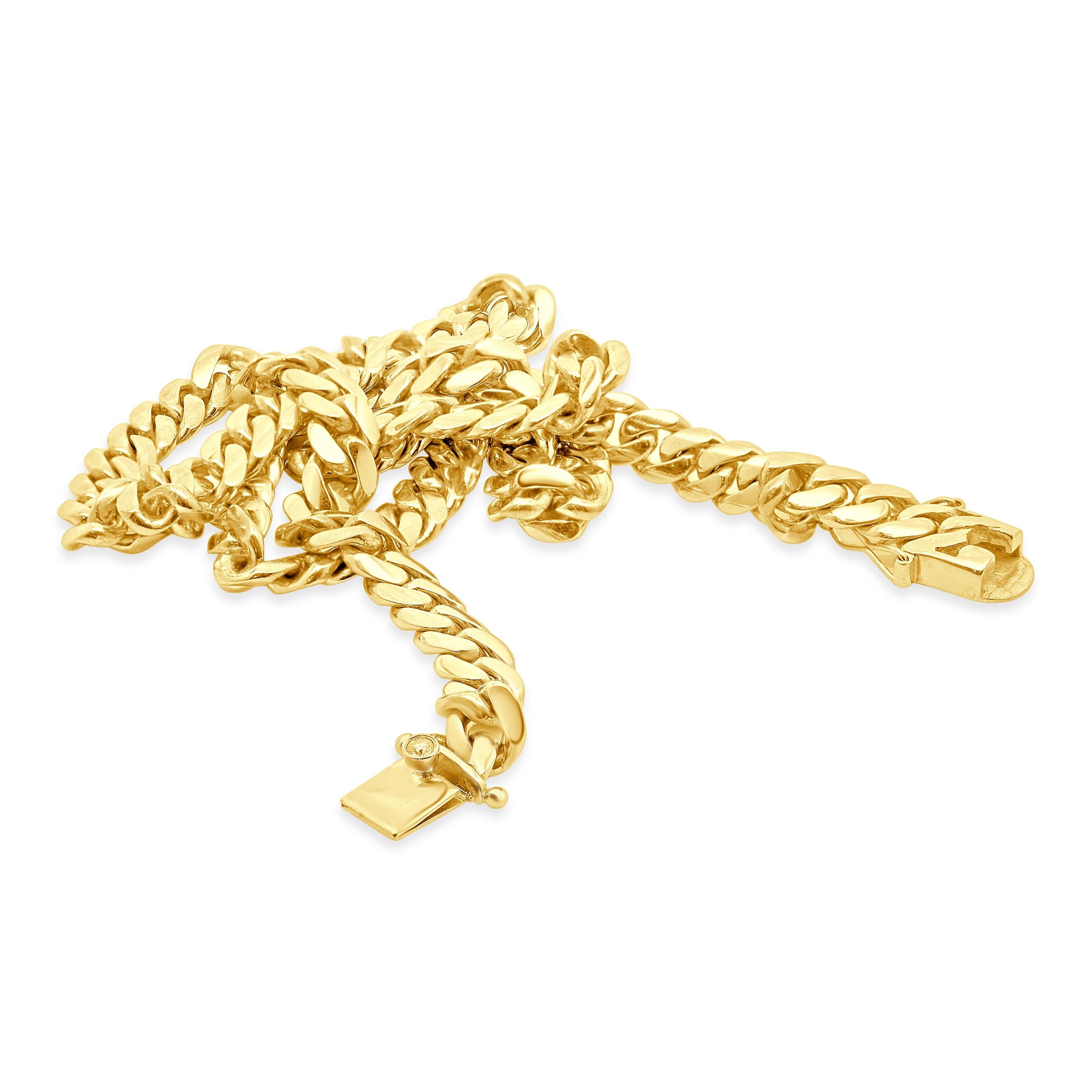 Taille ronde Chaîne à maillons cubains en or jaune 18 carats avec fermoir en diamants en vente