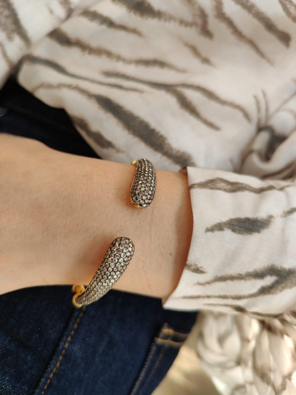 Contemporary 18 Karat Yellow Gold Cuff Bracelet Bamboo with 5.3 Brown Natural Diamonds For Sale