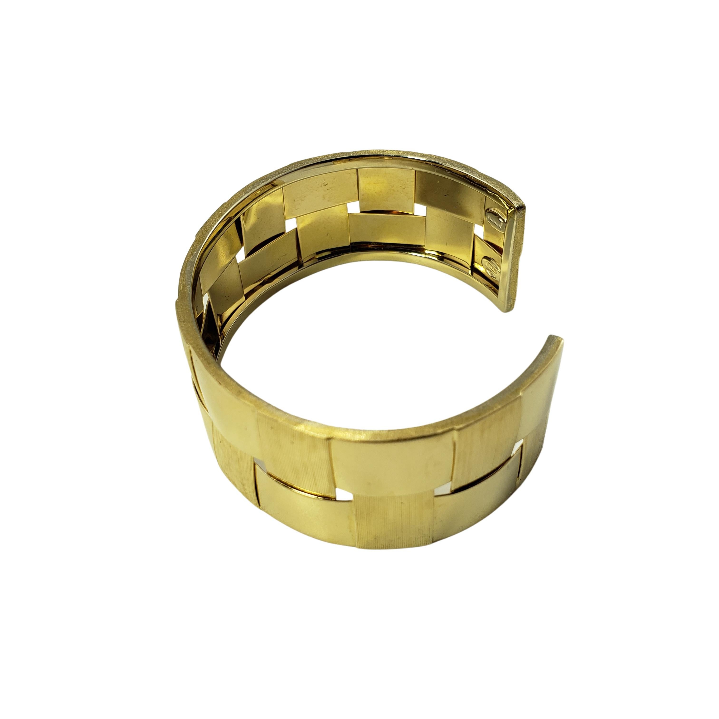 18 Karat Yellow Gold Cuff Bracelet In Good Condition In Washington Depot, CT