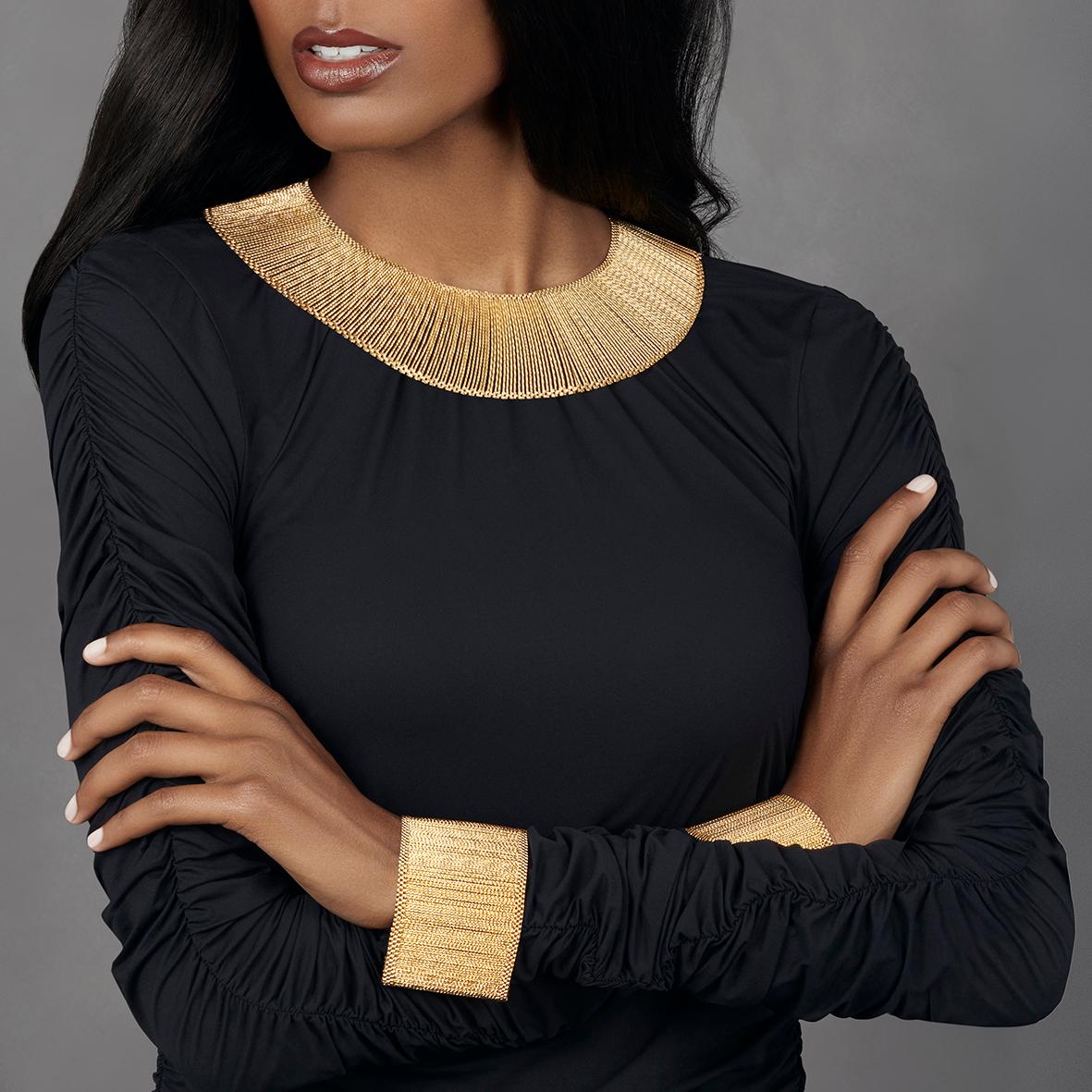 Contemporain Bracelet manchette en or jaune 18 carats en vente