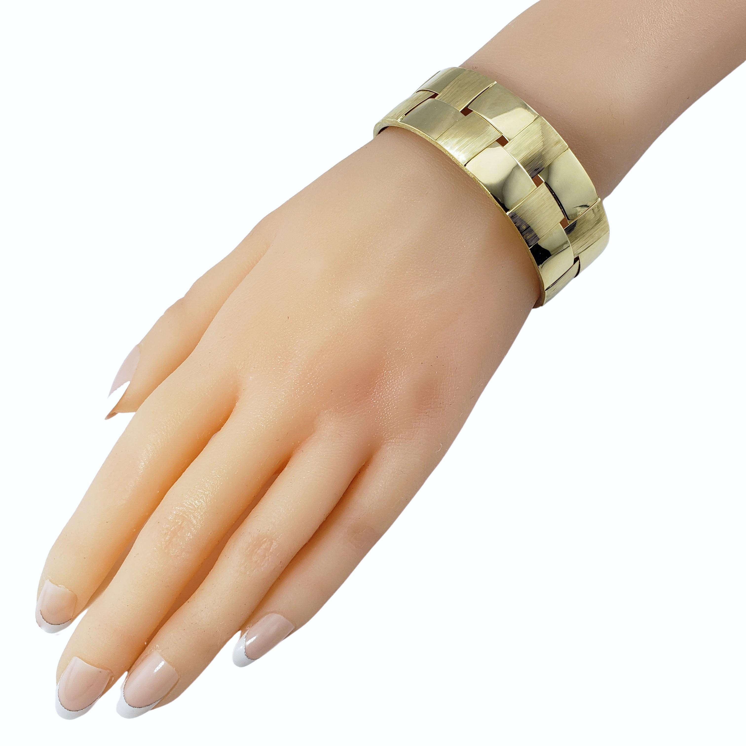 18 Karat Yellow Gold Cuff Bracelet 4