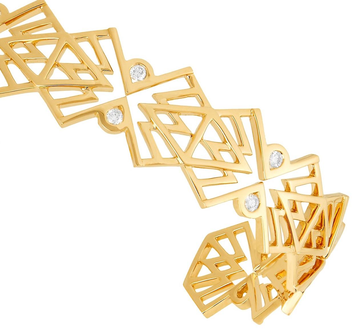 18 Karat Yellow Gold Cuff Bracelet Set With Diamonds 

This yellow gold bracelet is part of the Babylon collection. The design of this extraordinary collection has been influenced by the world's earliest writing system which evolved in Mesopotamia,