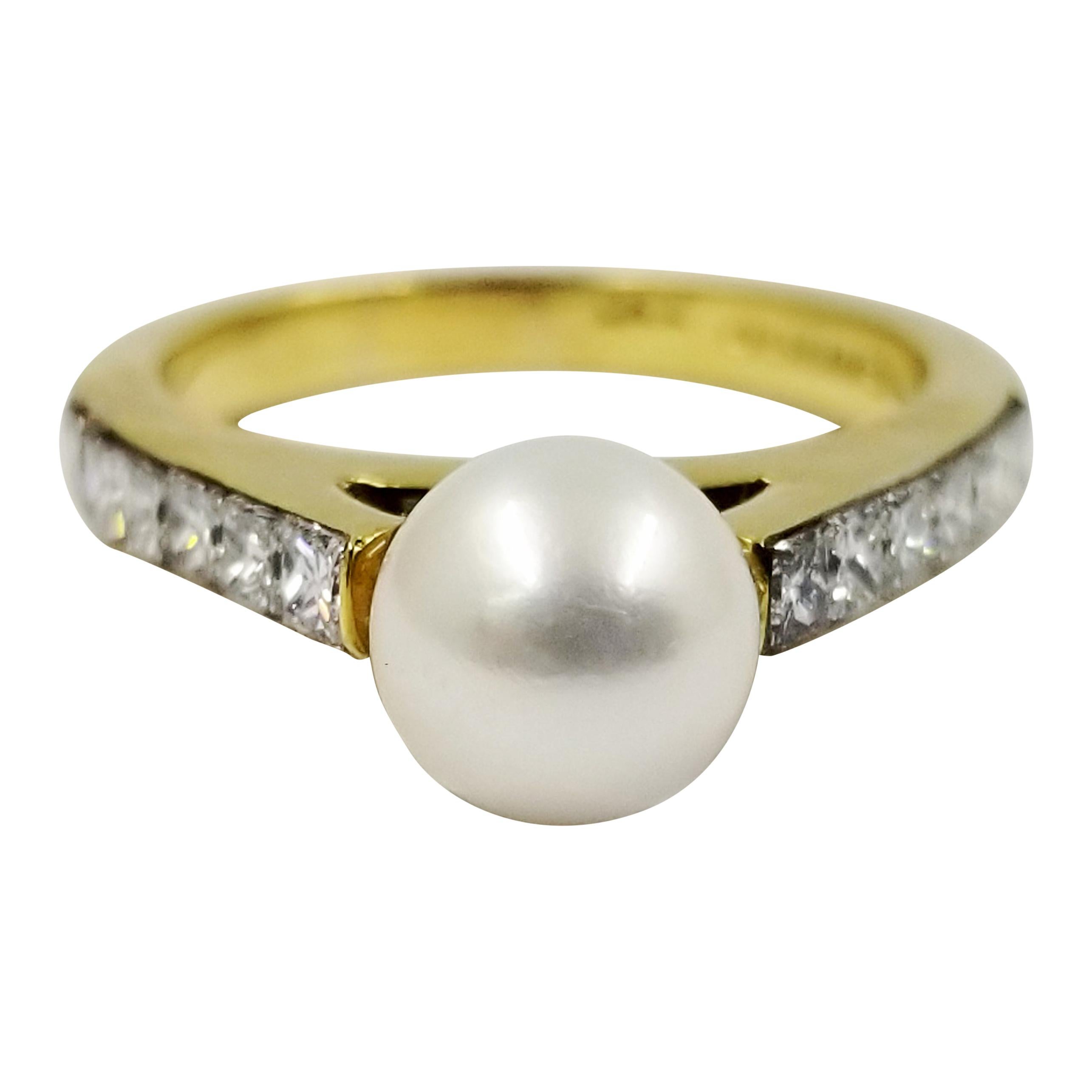 18 Karat Yellow Gold Cultured Pearl Diamond Ring
