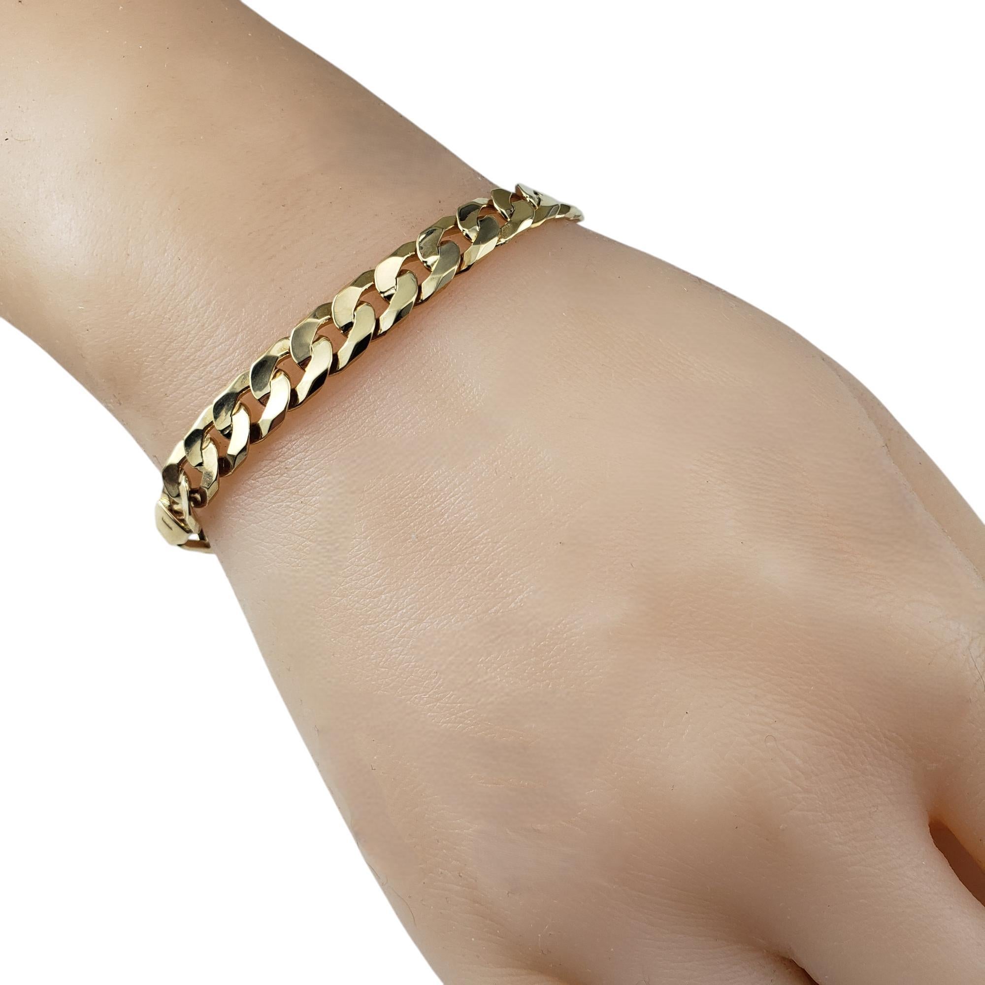 18 Karat Yellow Gold Curb Link Bracelet #20580 For Sale 2