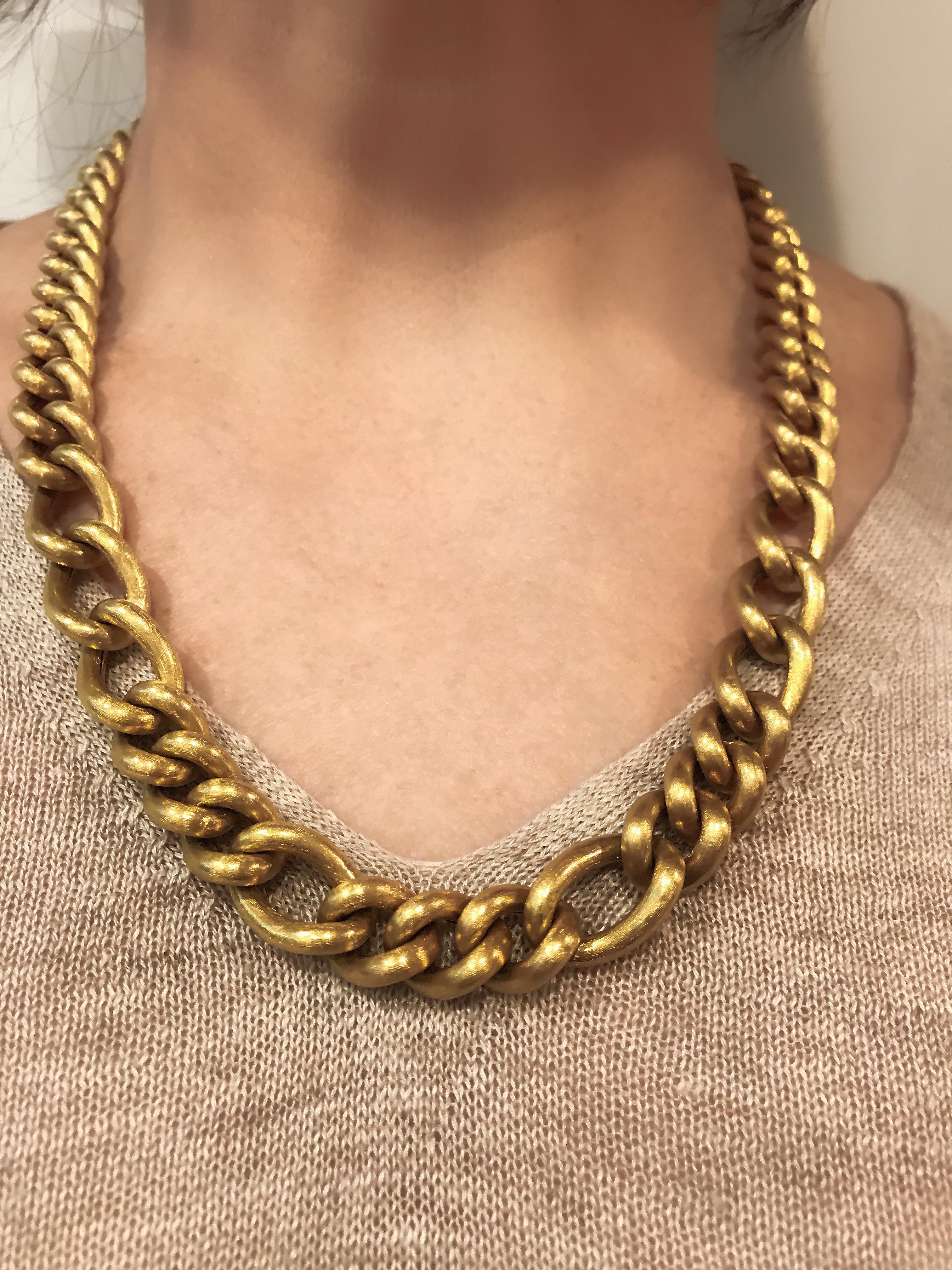 18 Karat Yellow Gold Curb Link Chain Necklace 7