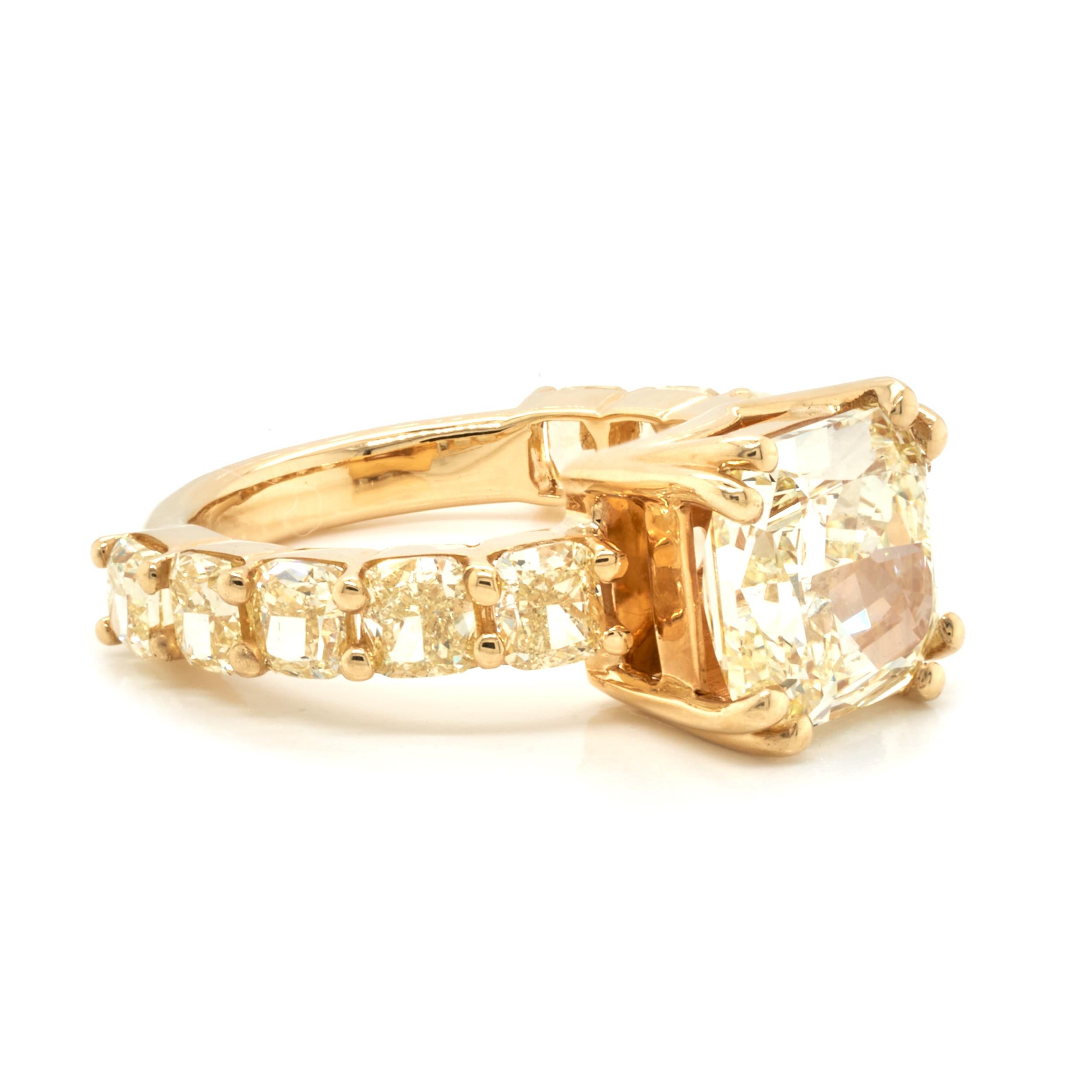 18 Karat Yellow Gold Cushion Cut Diamond Engagement Ring In Excellent Condition In Scottsdale, AZ