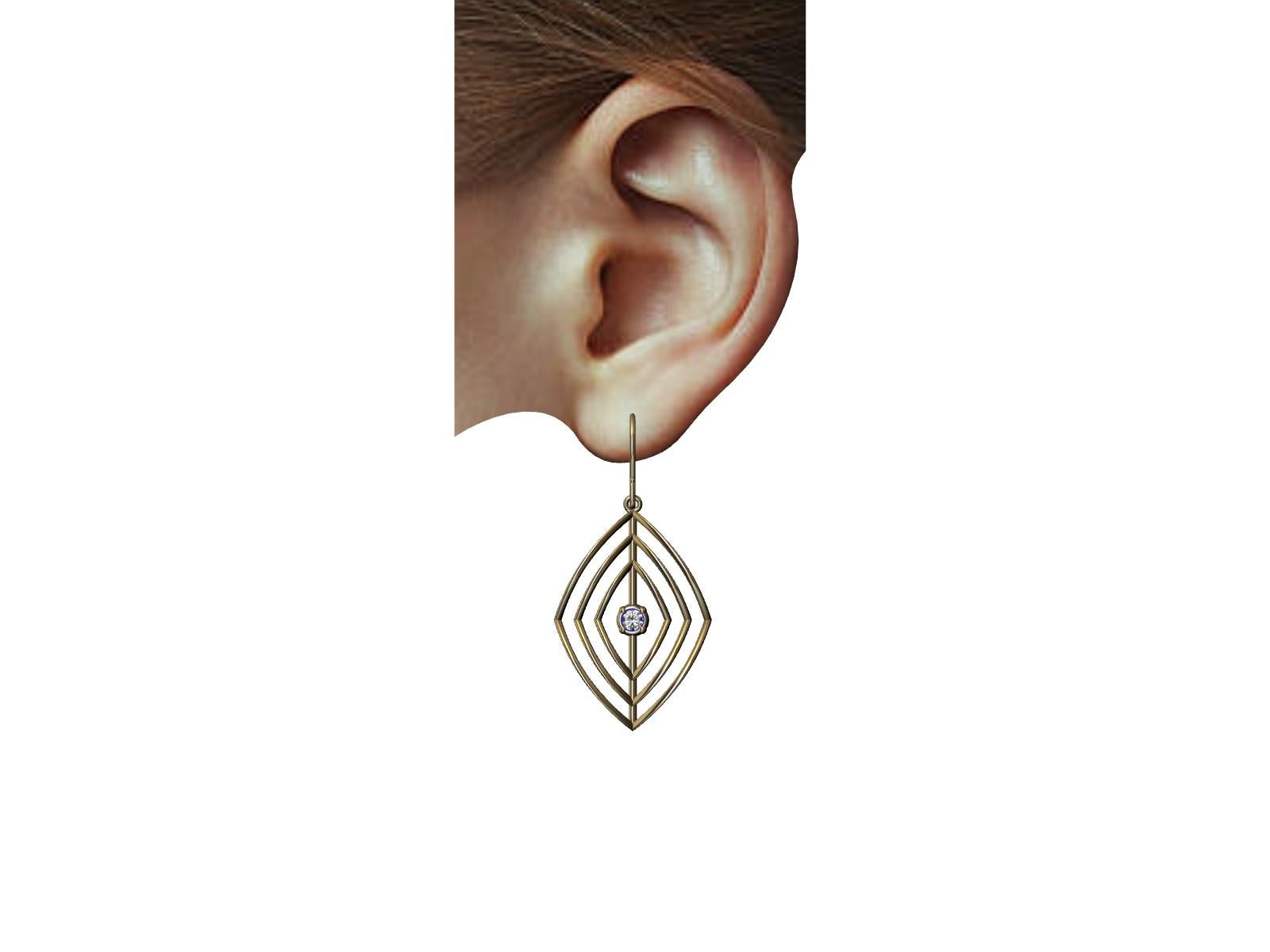 Le designer de Tiffany, Thomas Kurilla, a créé ces diamants en or jaune 18 carats   Boucles d'oreilles en forme de losange pour les yeux avertis...  Je ne peux pas m'arrêter avec cette forme de losange. C'est mon  forme préférée. Je l'ai utilisé