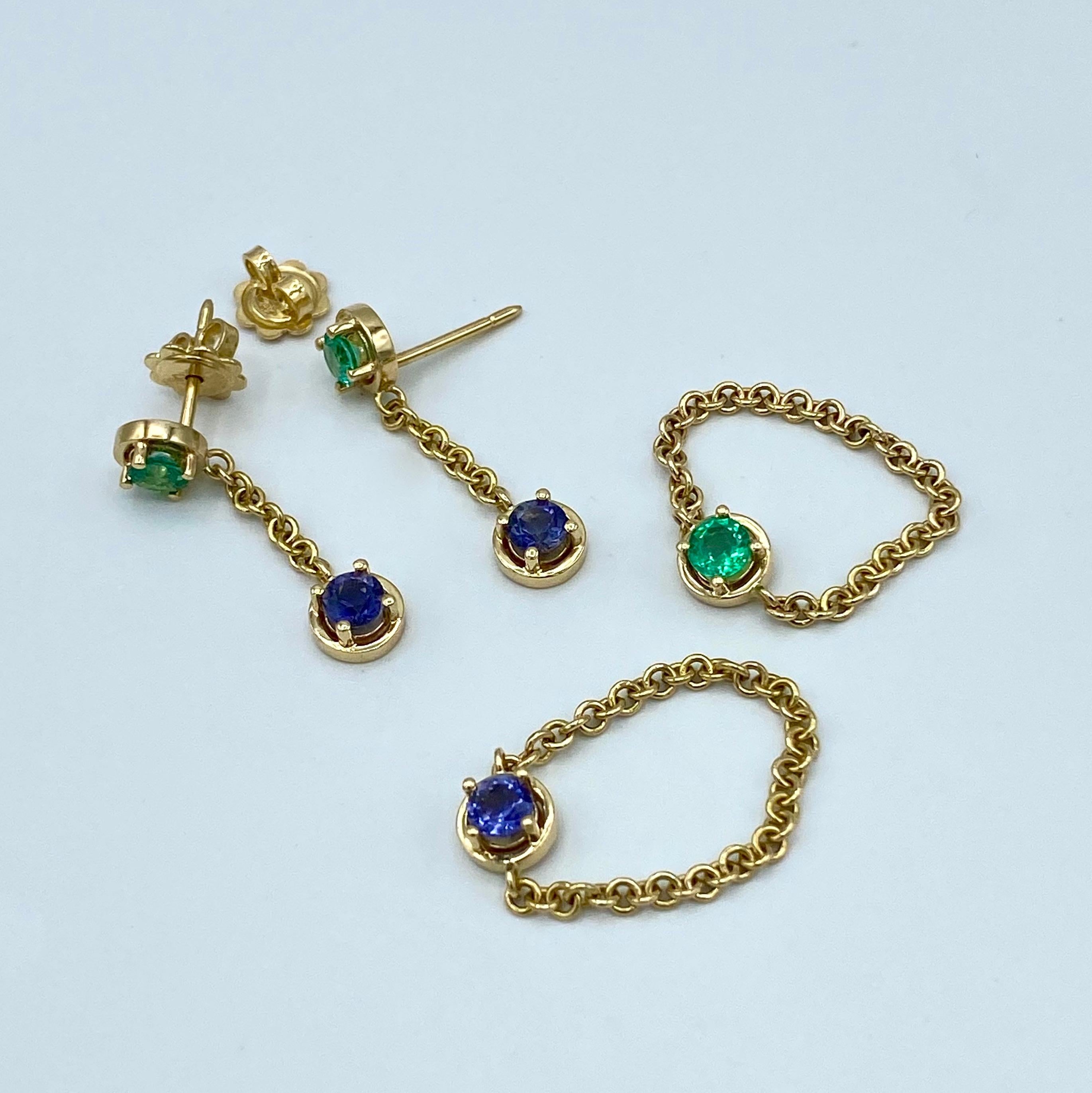Round Cut 18 Karat Yellow Gold Dangle Earrings Italian Emerald Iolite