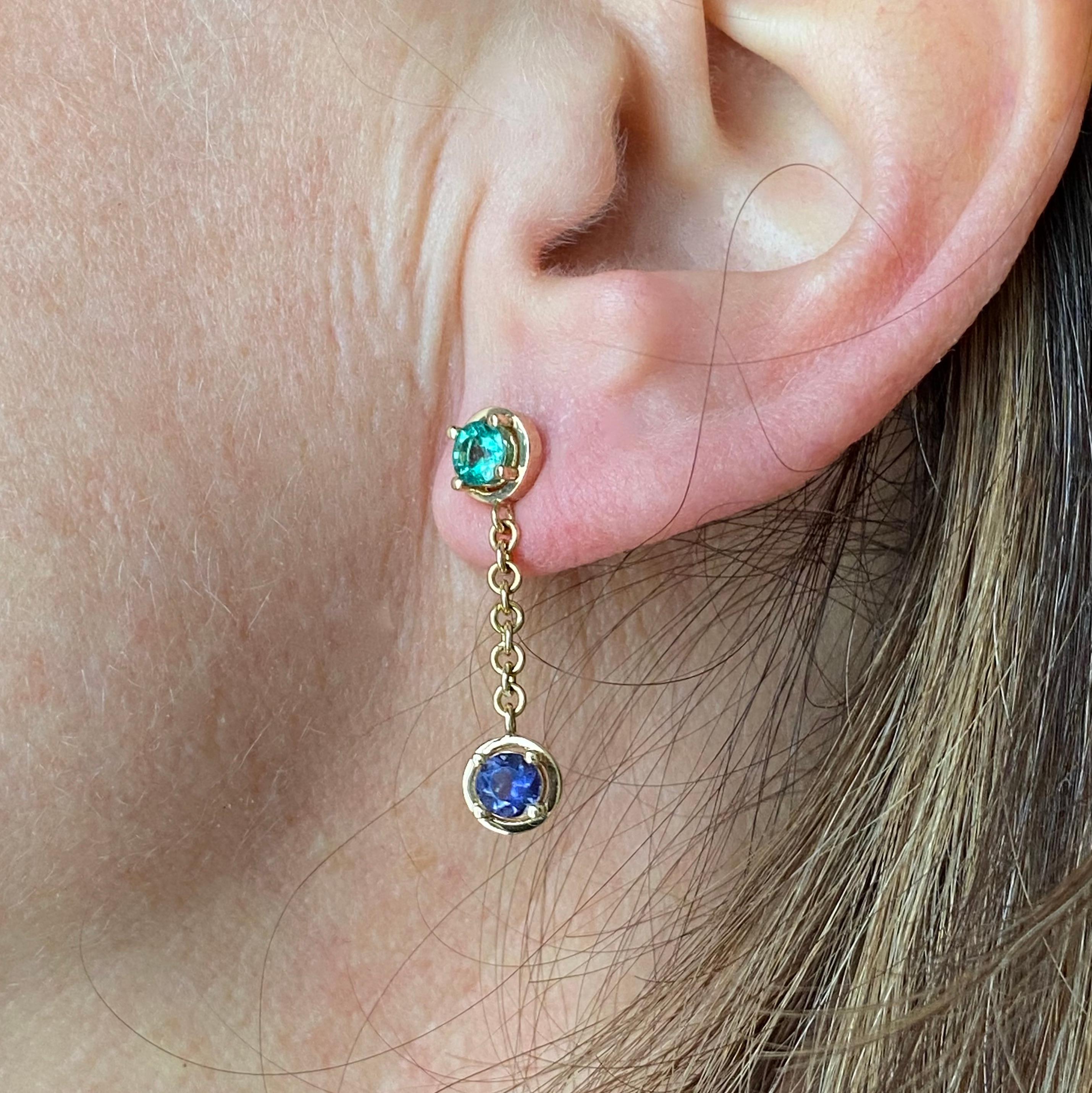 18 Karat Yellow Gold Dangle Earrings Italian Emerald Iolite In New Condition In Bussolengo, Verona