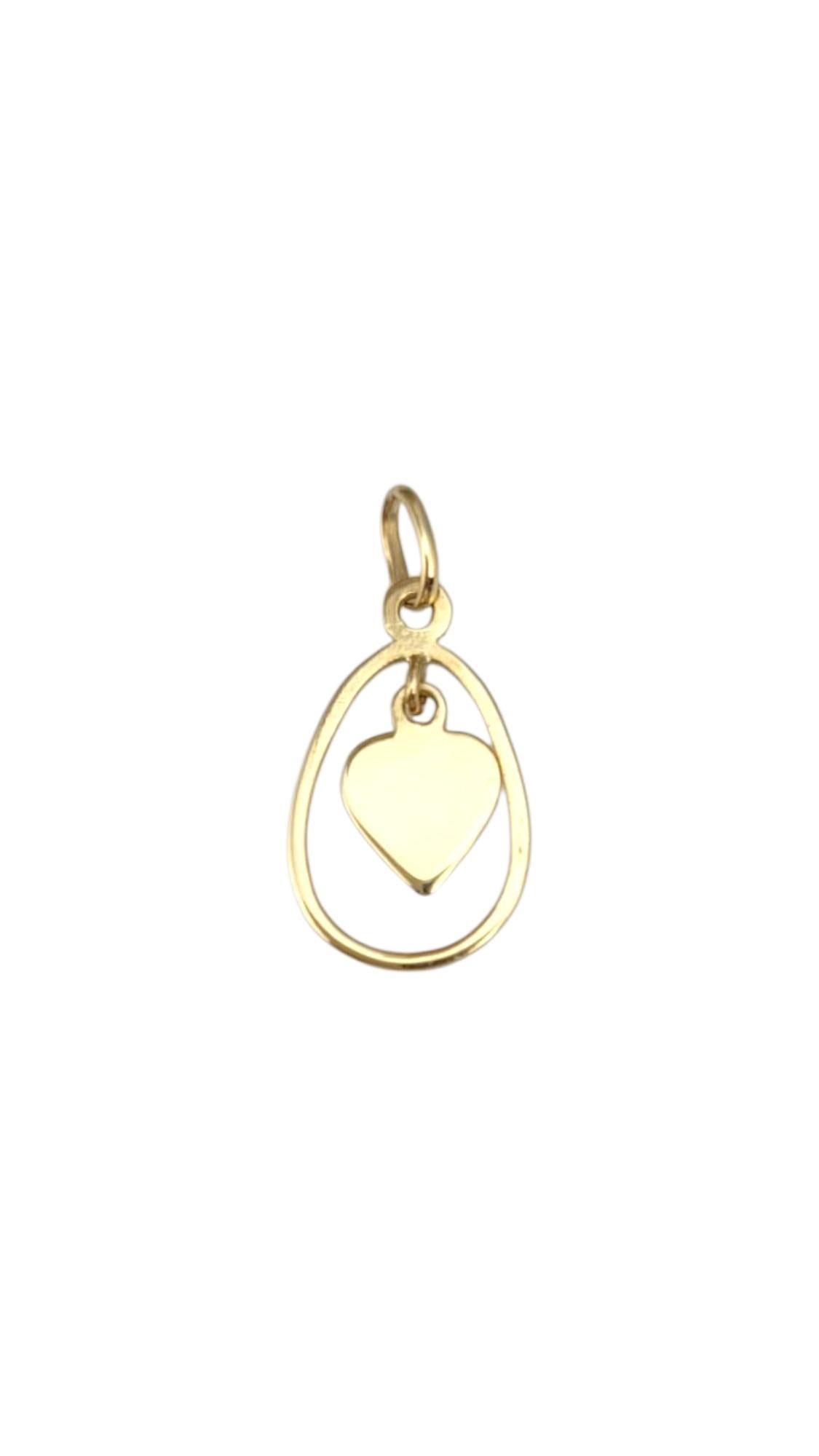 18 Karat Yellow Gold Dangle Heart Pendant

Romantic and radiant, this 18 karat yellow gold dangle heart pendant adds a luxurious touch of love and elegance to any jewelry collection.

Size: 19.4 mm X 11.8 mm X 0.8 mm

Weight: 1.0 g / 0.7