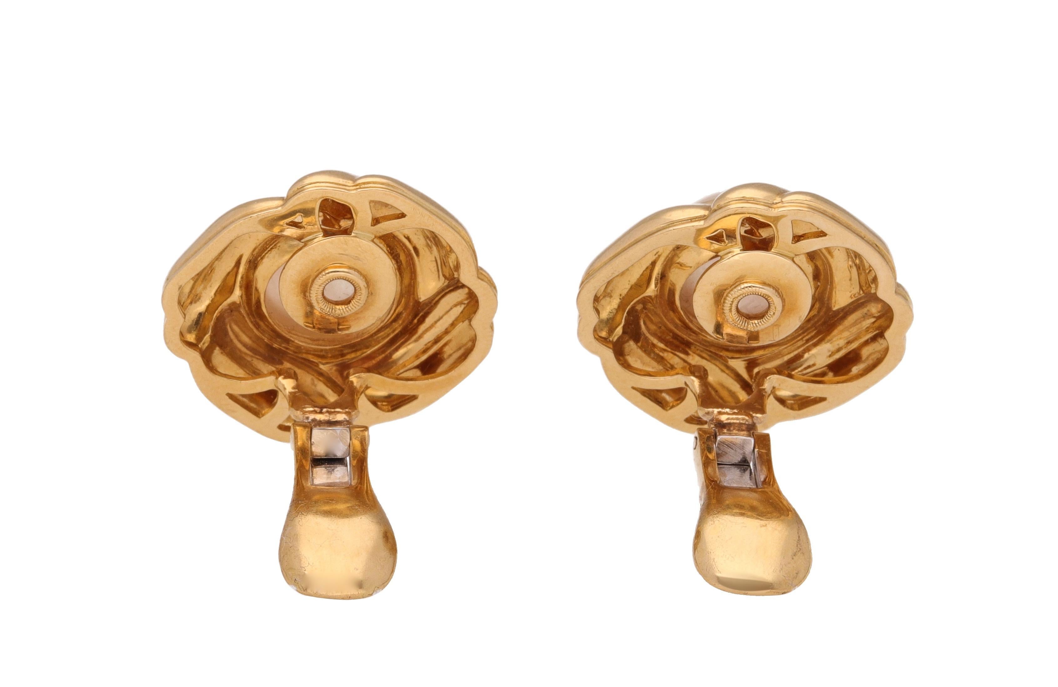 18 Karat Yellow Gold David Webb Mabe Pearls Earrings In Excellent Condition In Rome, IT