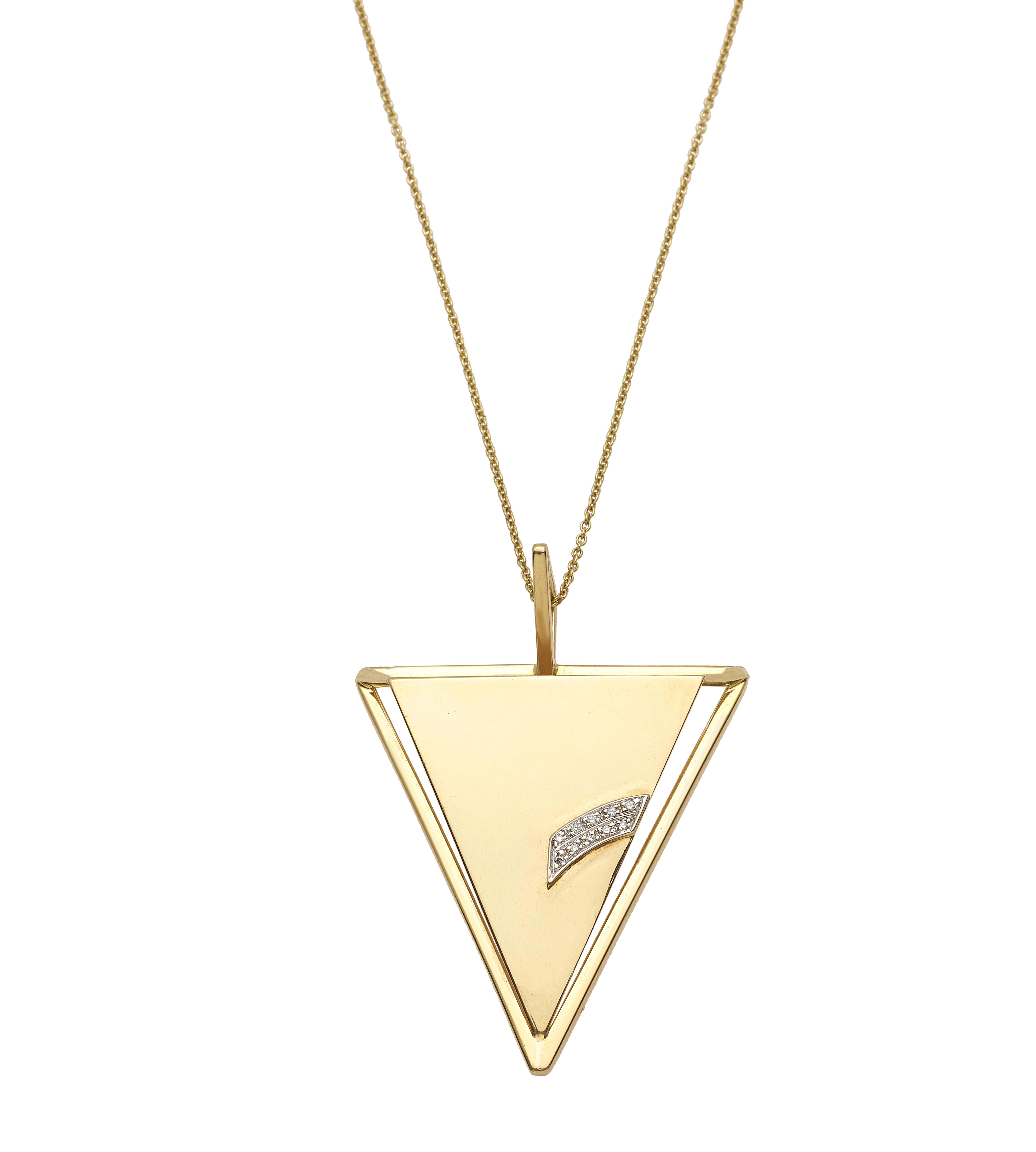 The necklace in 18kt yellow gold is a contemporary unique piece made by an artisan based in Naples. This stunning jewel mix the goldsmith jewellery tradition of Southern Italy together to past times inspired to a deco style.
The pendant in 18kt gold