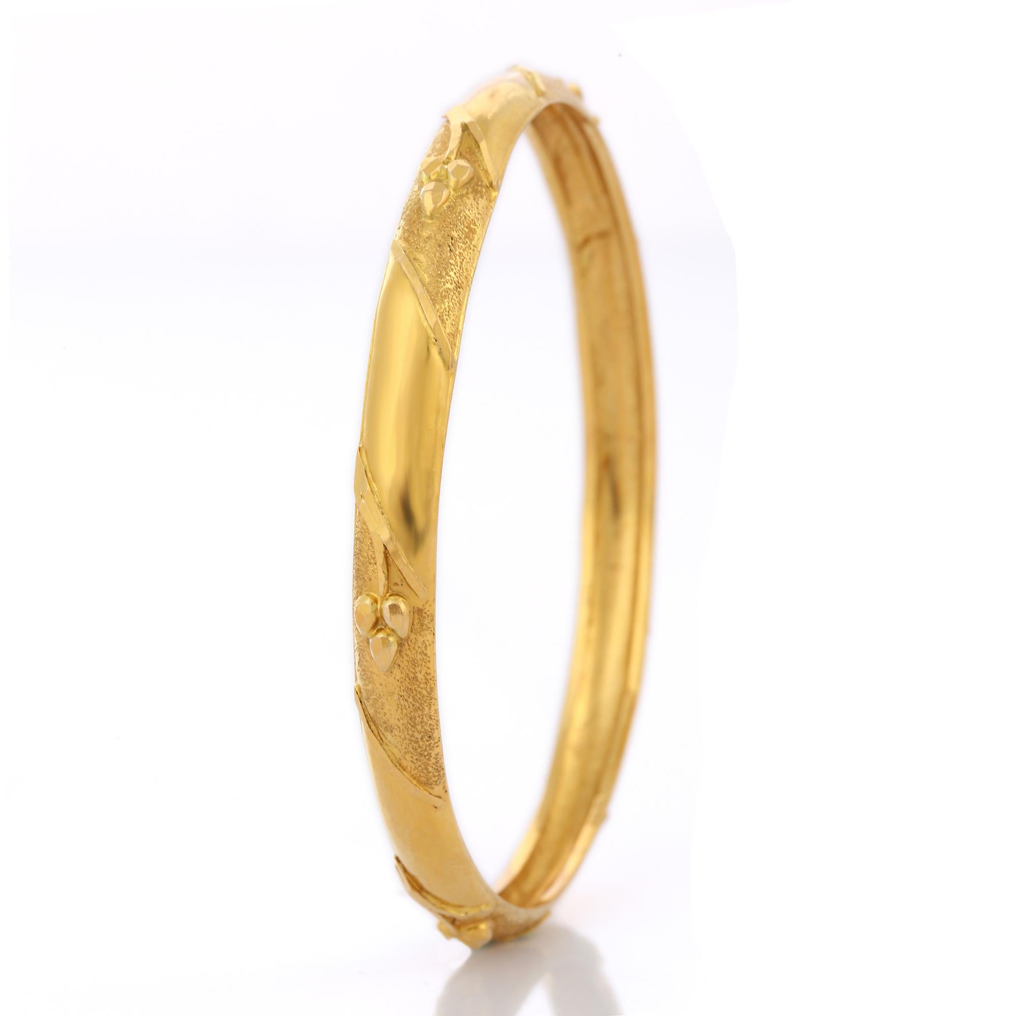 Bracelet jonc créateur en or jaune 18 carats Neuf - En vente à Houston, TX