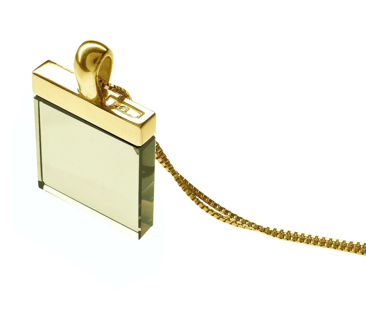 Featured in Vogue Eighteen Karat Yellow Gold Pendant with Lemon Quartz In New Condition For Sale In Berlin, DE