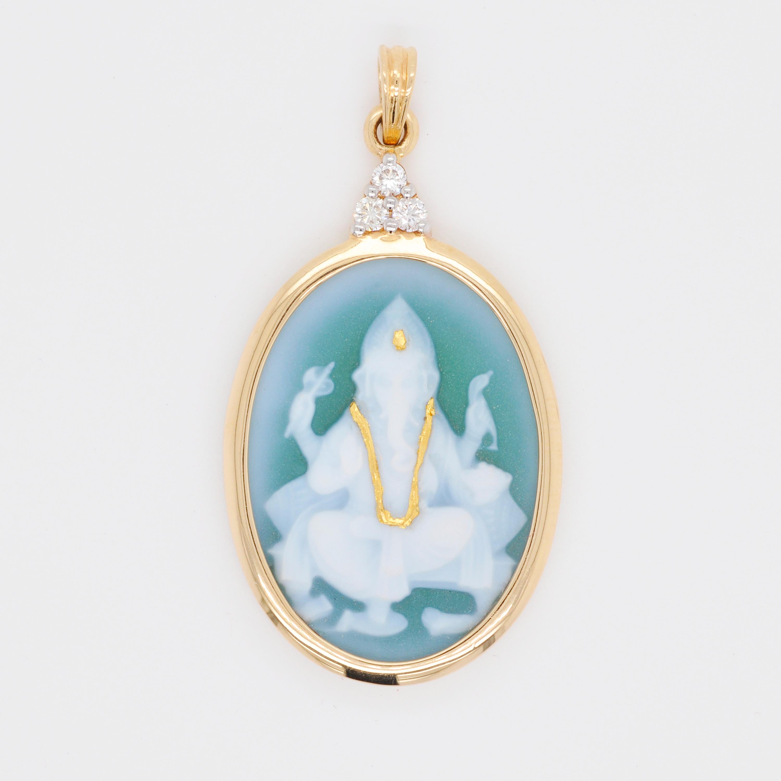 18 Karat Yellow Gold Diamond Agate Gemstone Lord Ganesh Cameo Pendant Necklace In New Condition In Jaipur, Rajasthan