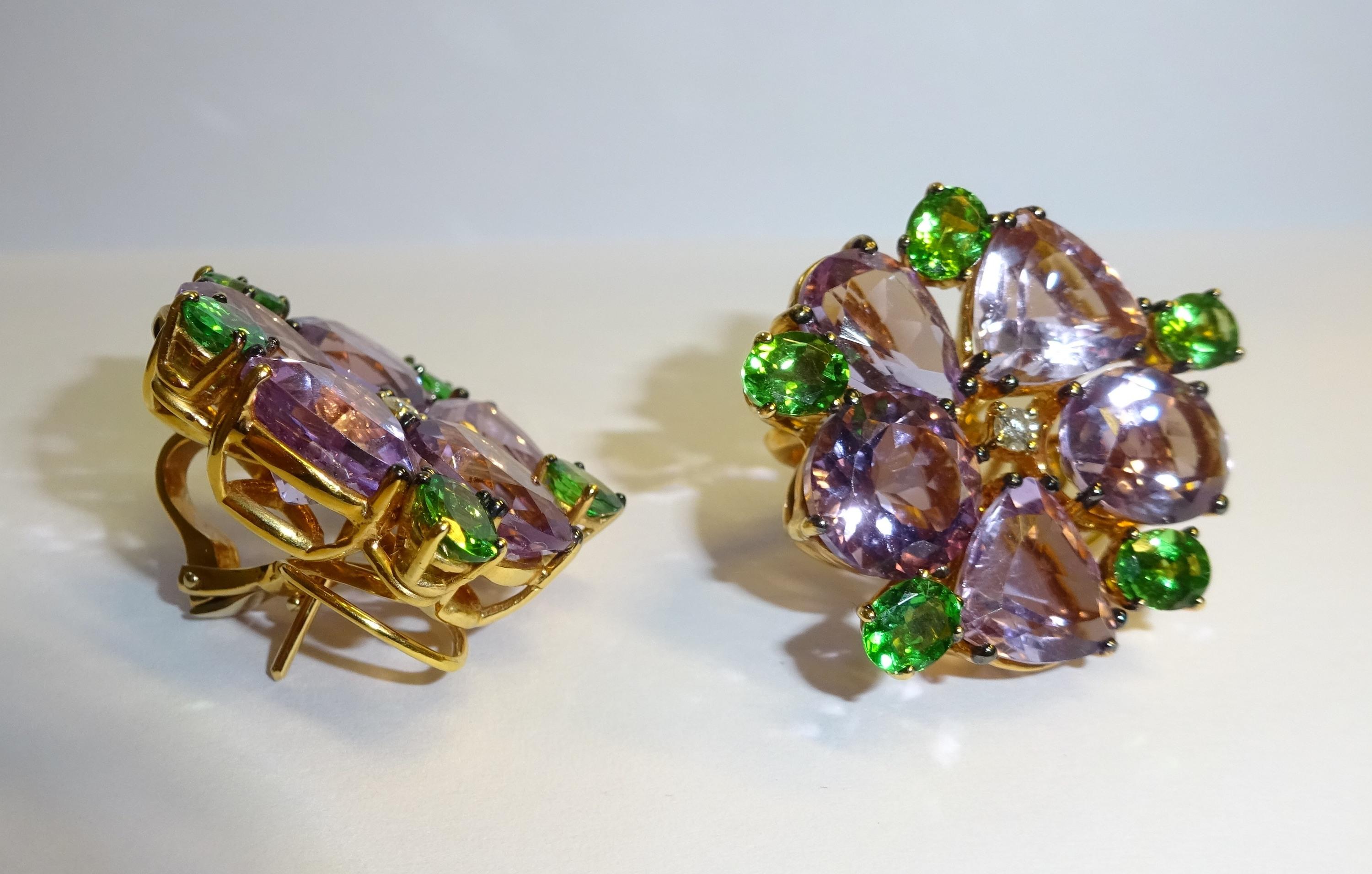 18 Karat Yellow Gold Diamond and Amethyst and Tsavorite Earrings In New Condition For Sale In Duesseldorf, DE