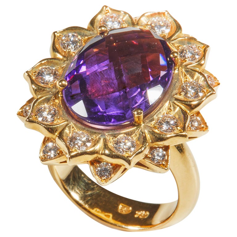 18 Karat Yellow Gold Diamond and Amethyst Coktail Ring For Sale at 1stDibs